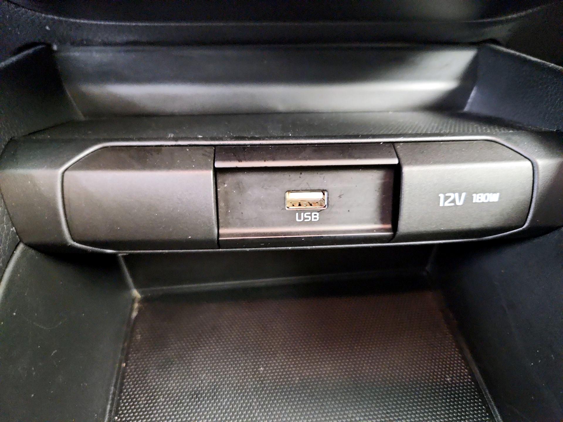 Thumbnail: 2023 Kia Rio - 18