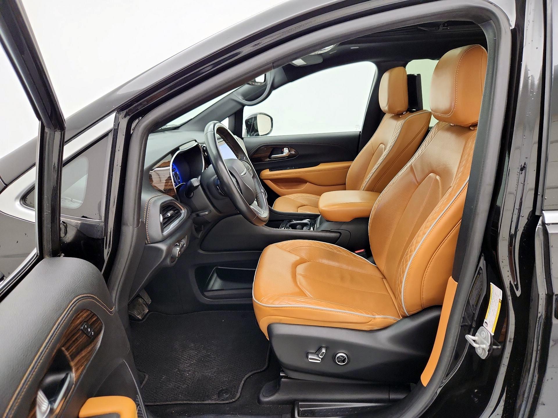 Thumbnail: 2021 Chrysler Pacifica - 11