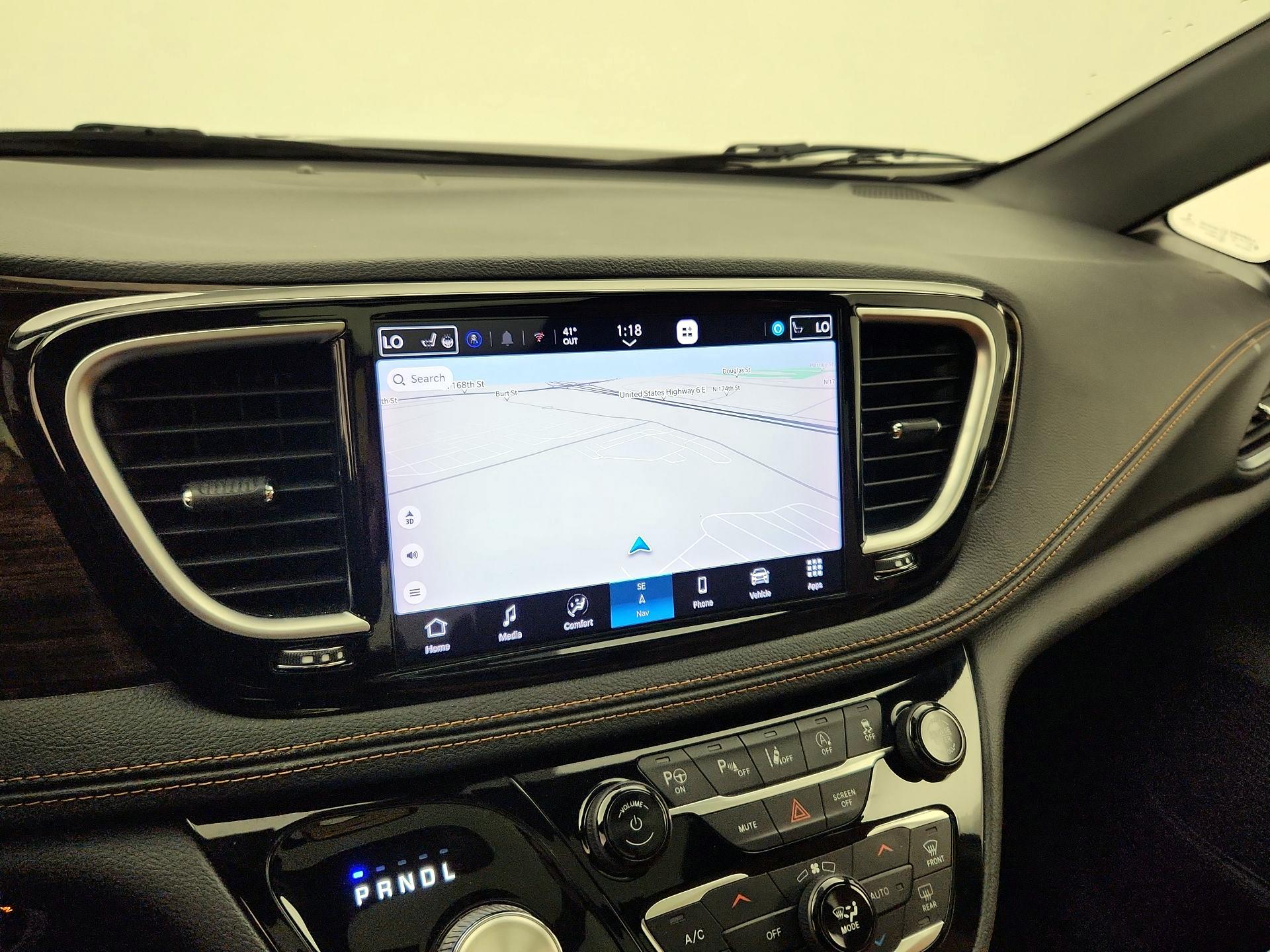 Thumbnail: 2021 Chrysler Pacifica - 14