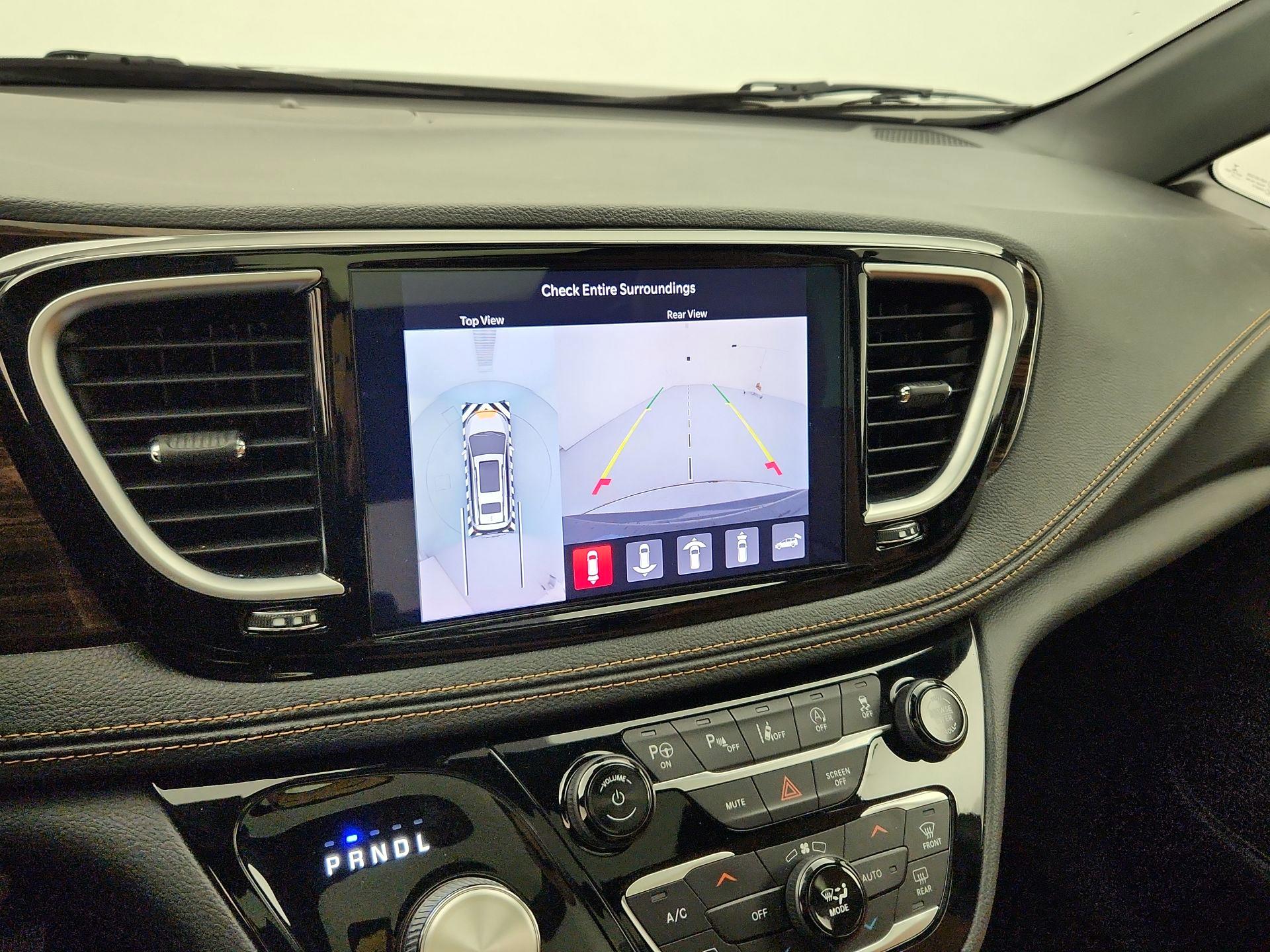 Thumbnail: 2021 Chrysler Pacifica - 15