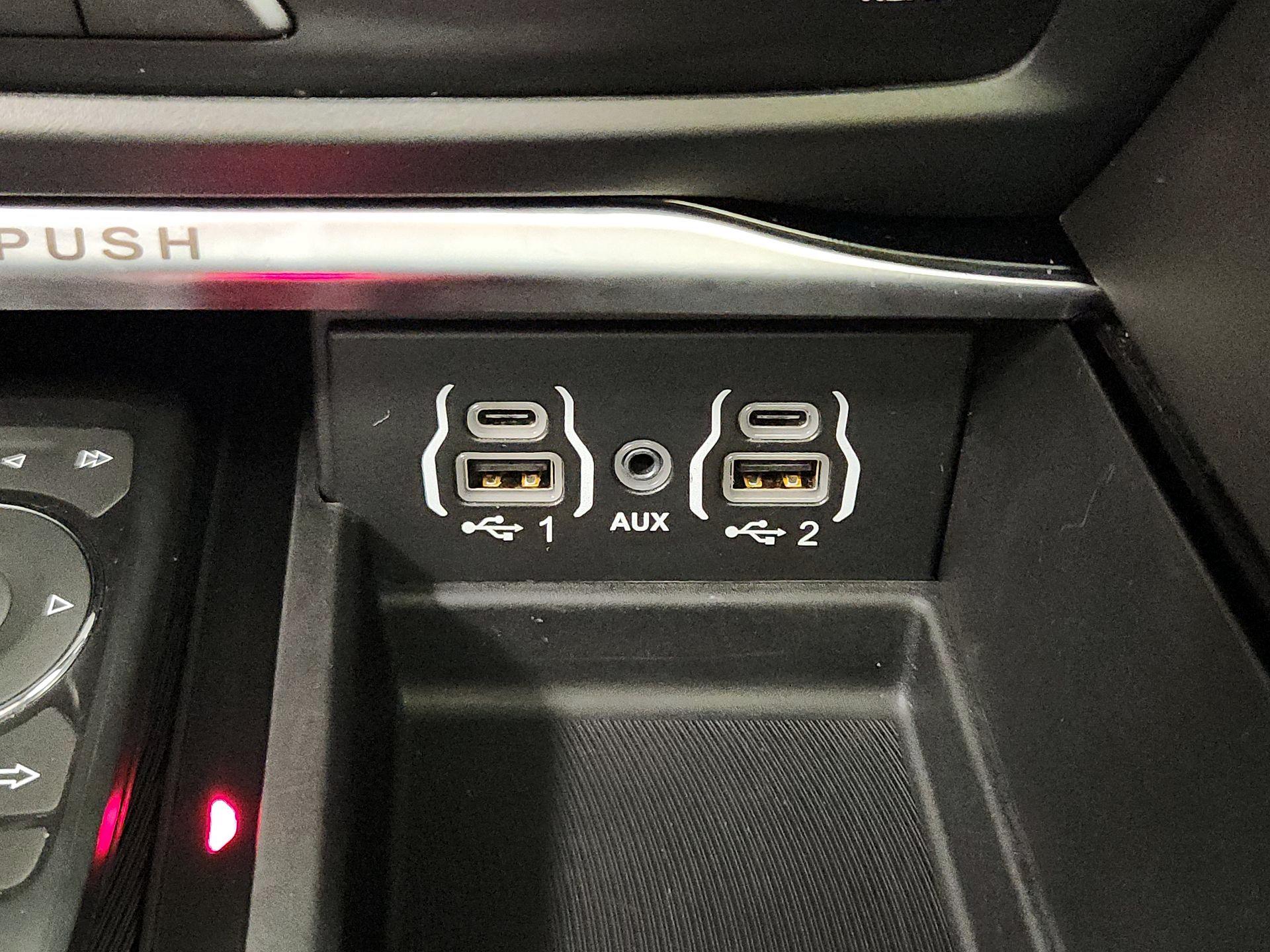 Thumbnail: 2021 Chrysler Pacifica - 19