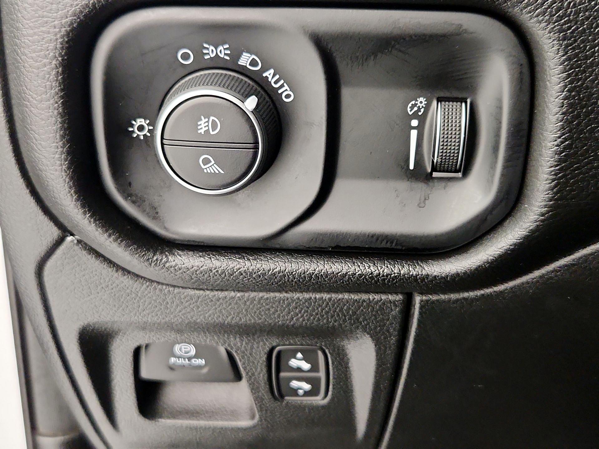 Thumbnail: 2025 RAM 1500 - 13