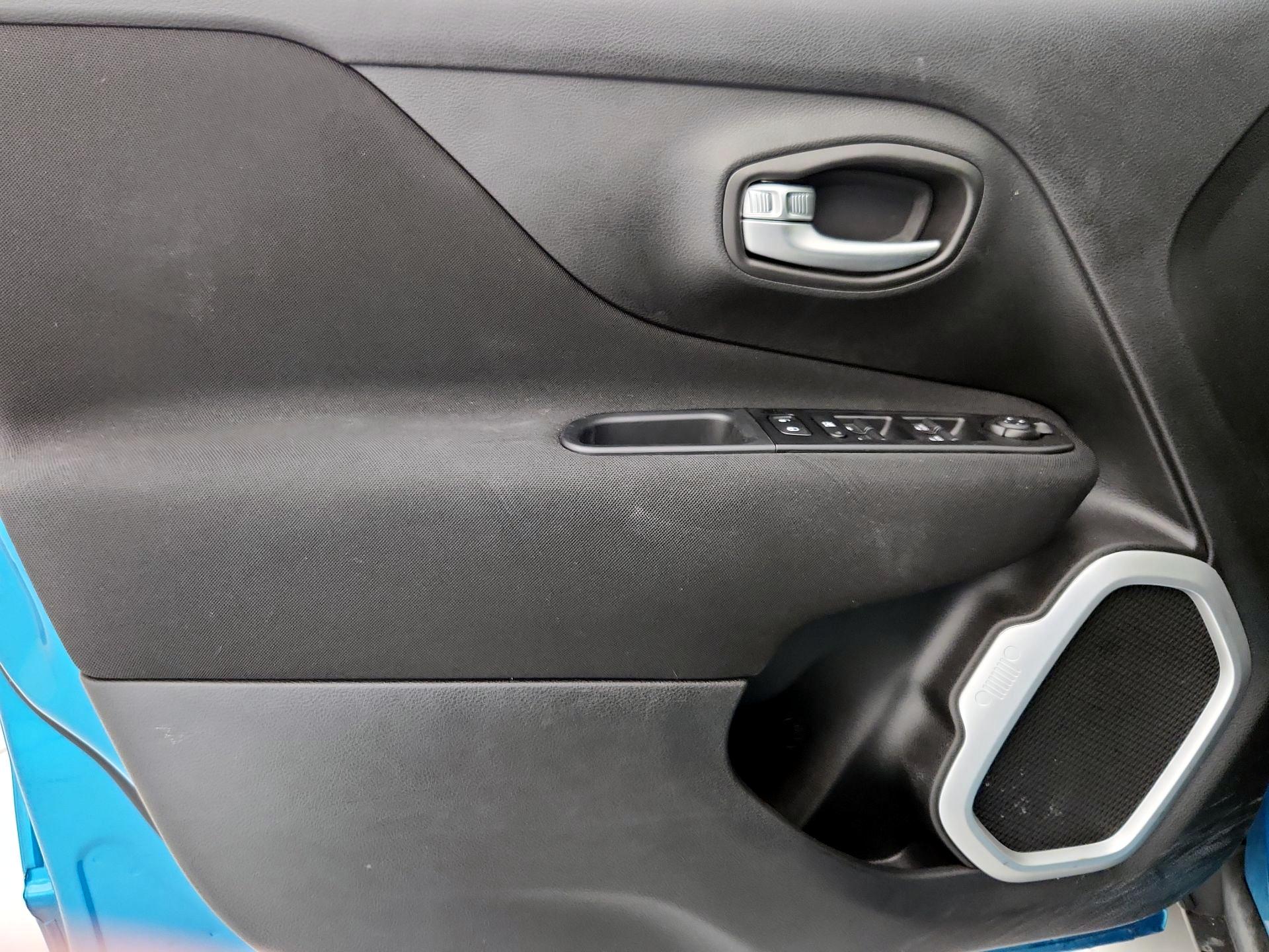 Thumbnail: 2021 Jeep Renegade - 12