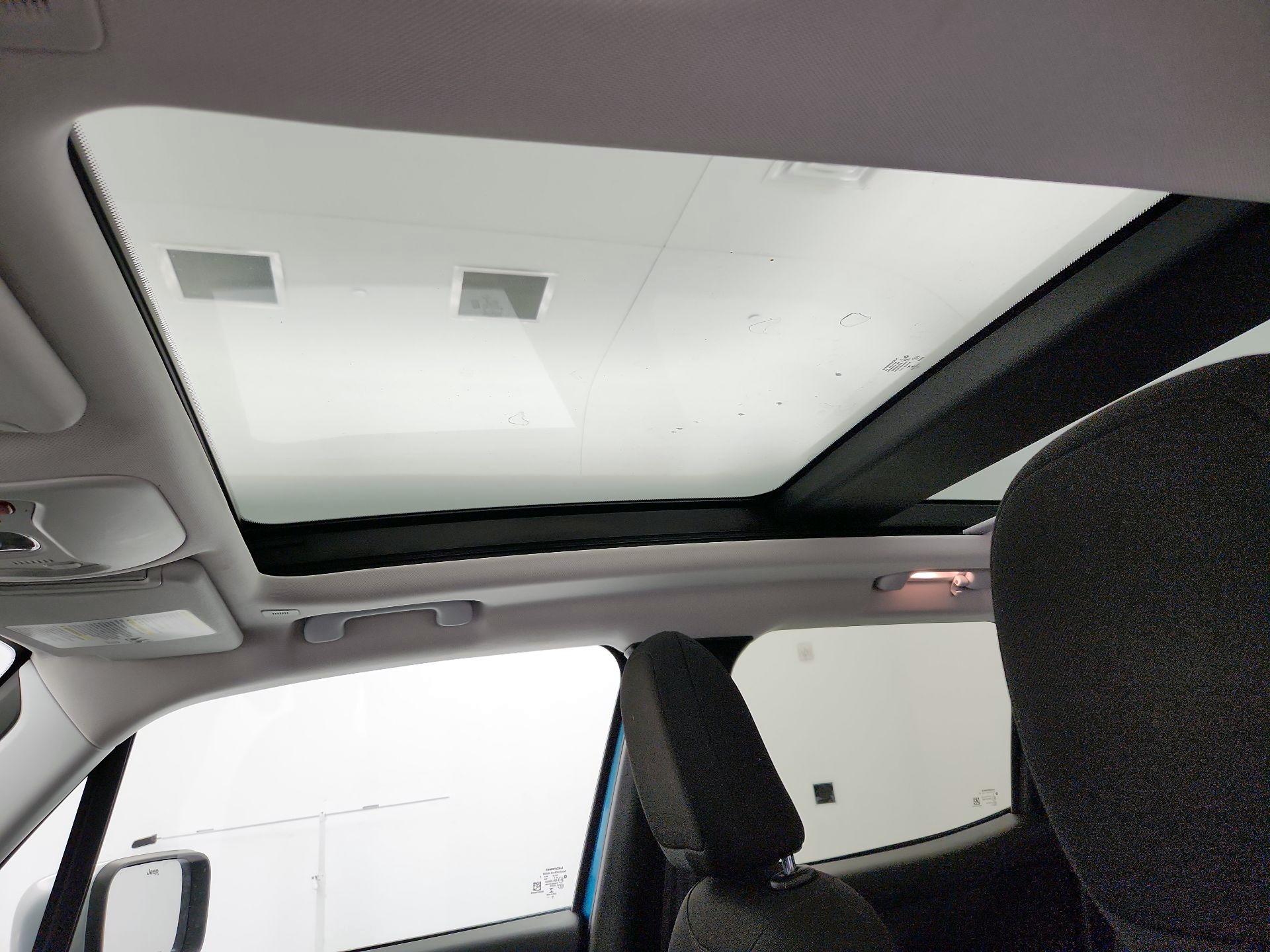 Thumbnail: 2021 Jeep Renegade - 19