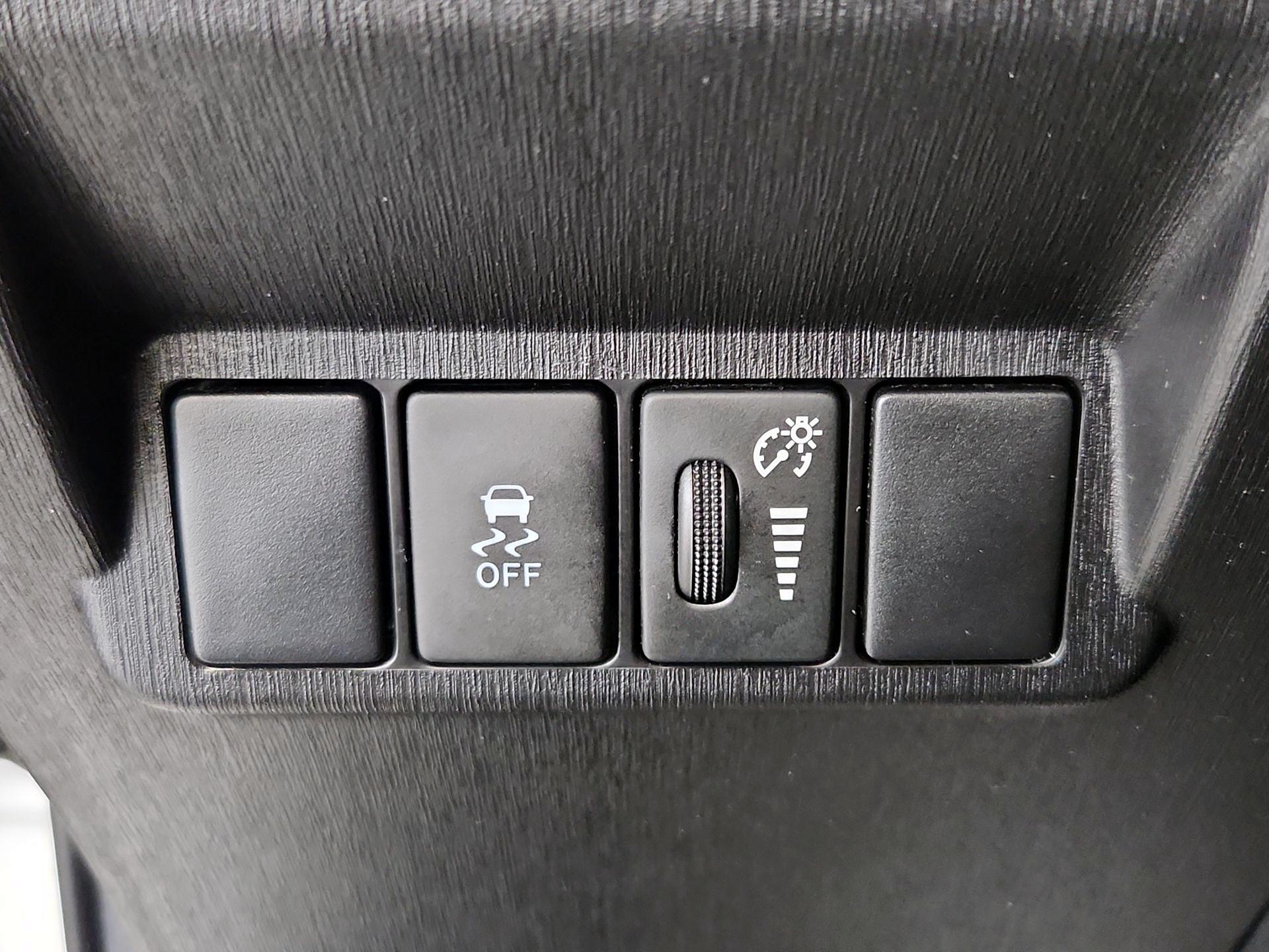 Thumbnail: 2015 Toyota Prius v - 13