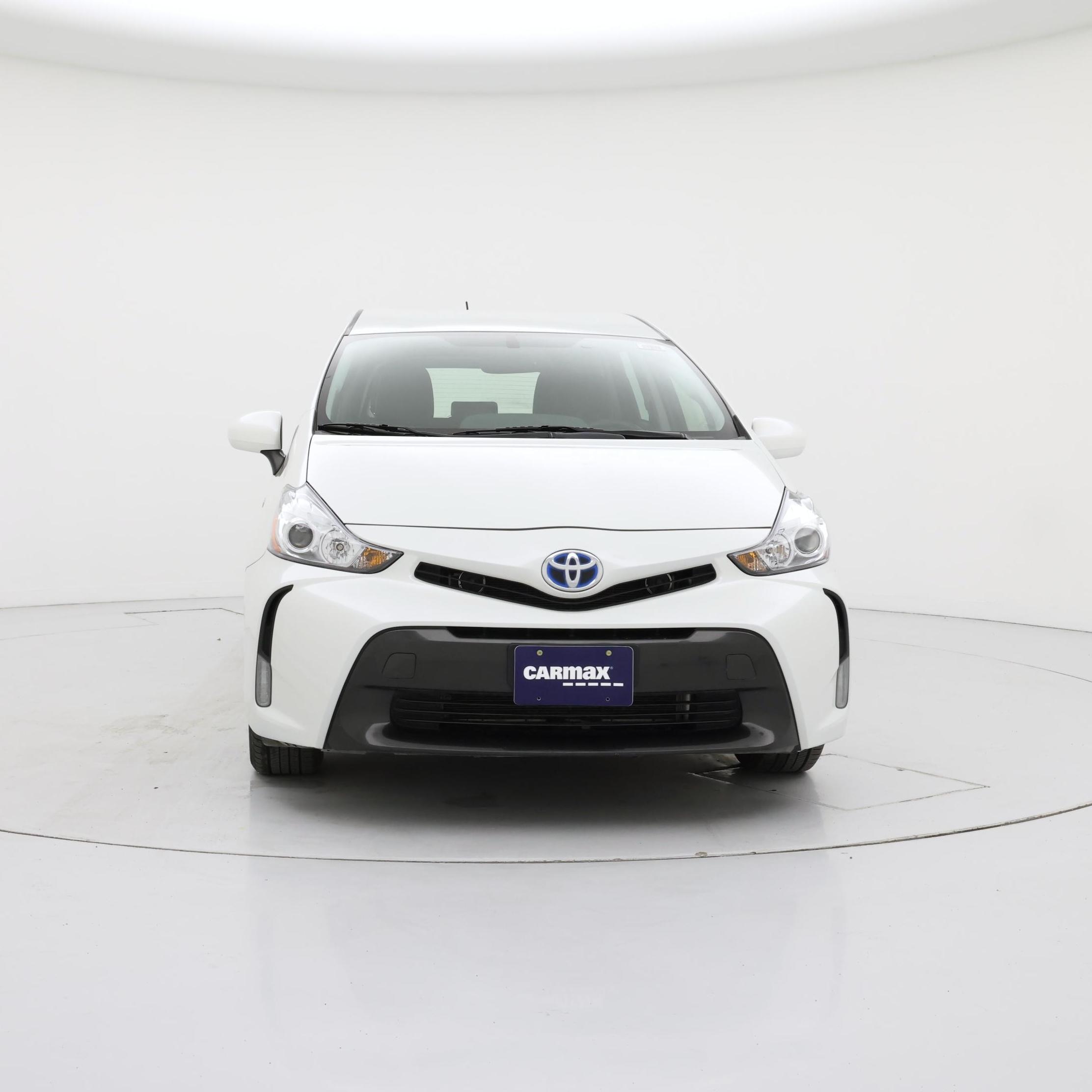 Thumbnail: 2015 Toyota Prius v - 5
