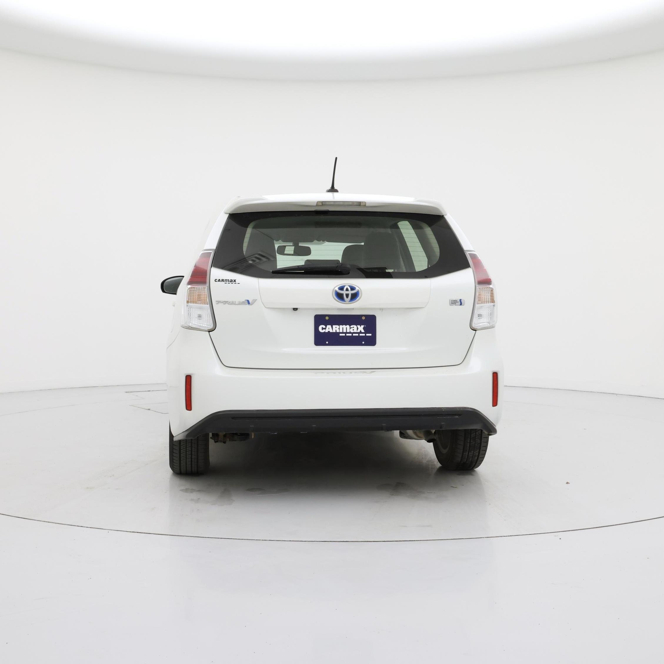 Thumbnail: 2015 Toyota Prius v - 6