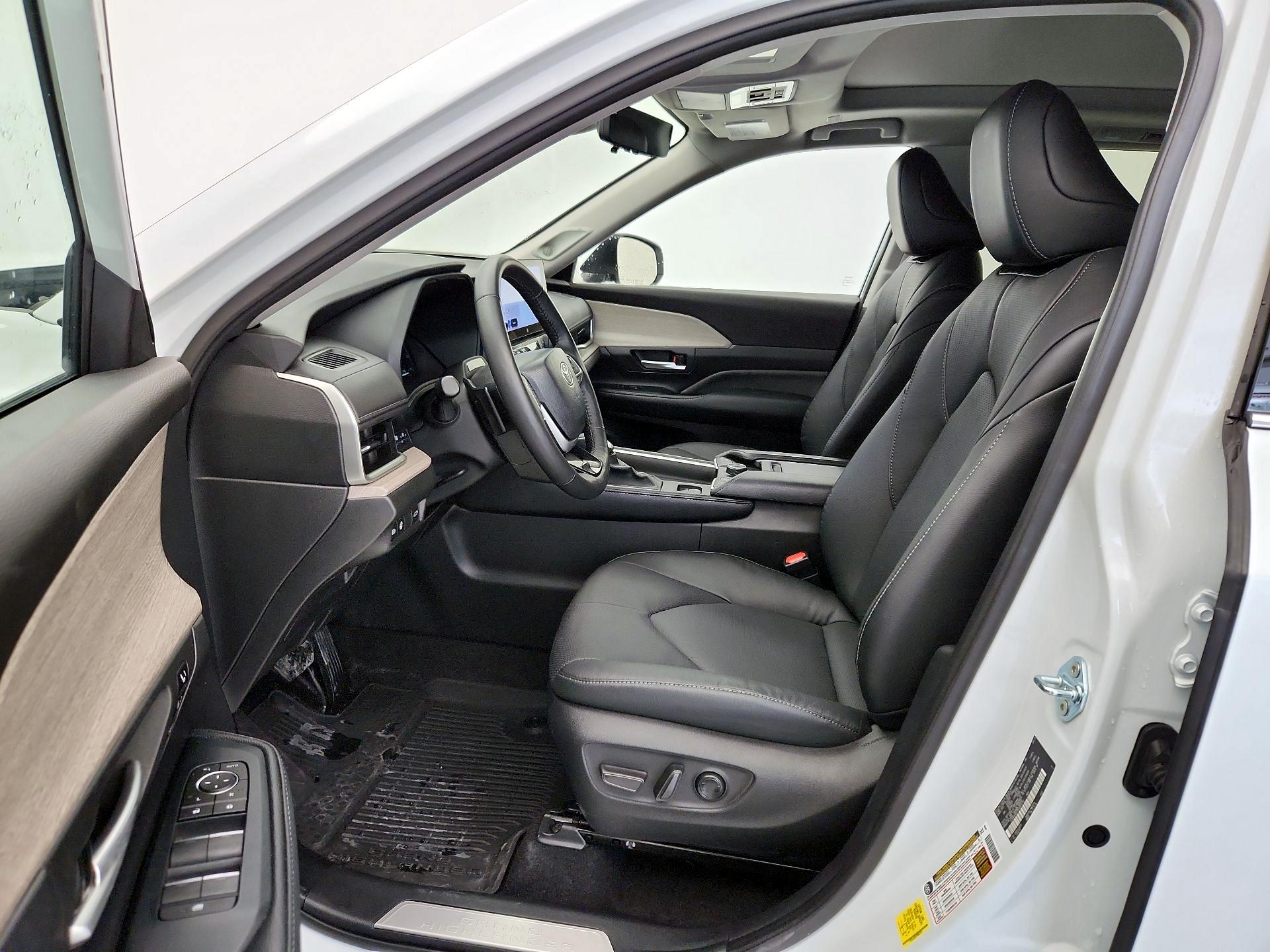 Thumbnail: 2024 Toyota Grand Highlander - 11