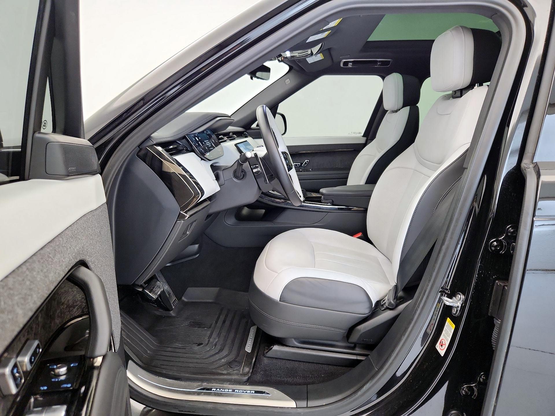 Thumbnail: 2025 Land Rover Range Rover Sport - 11