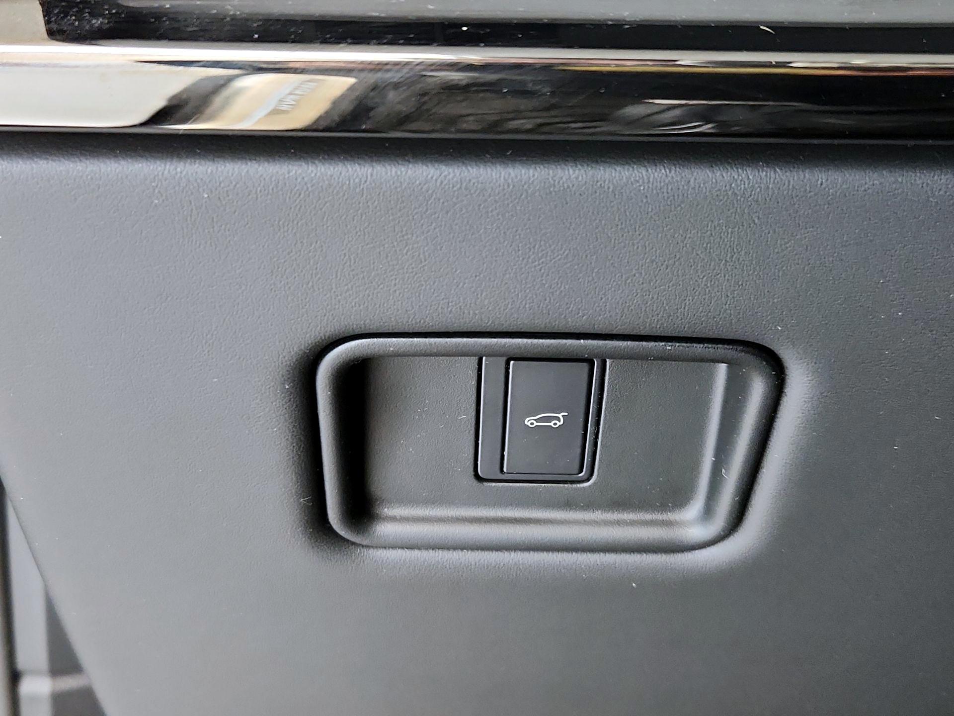 Thumbnail: 2025 Land Rover Range Rover Sport - 13