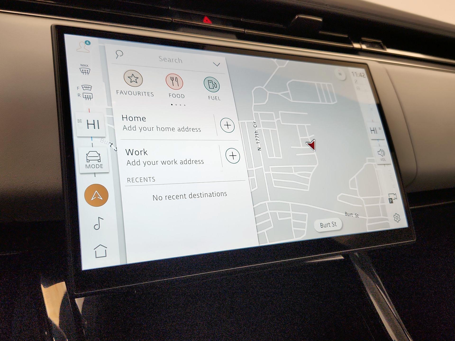 Thumbnail: 2025 Land Rover Range Rover Sport - 14