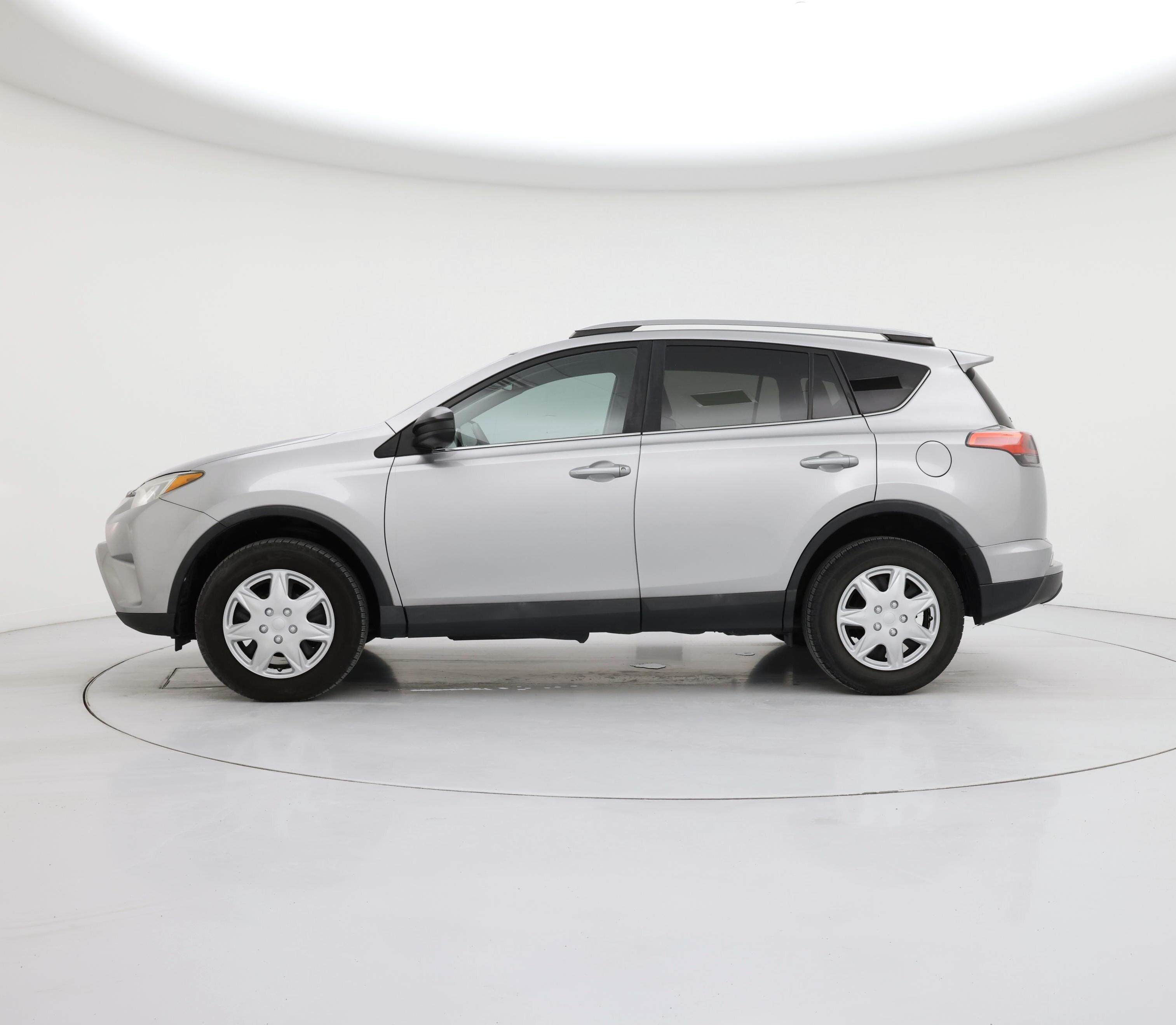 Thumbnail: 2017 Toyota RAV4 - 3