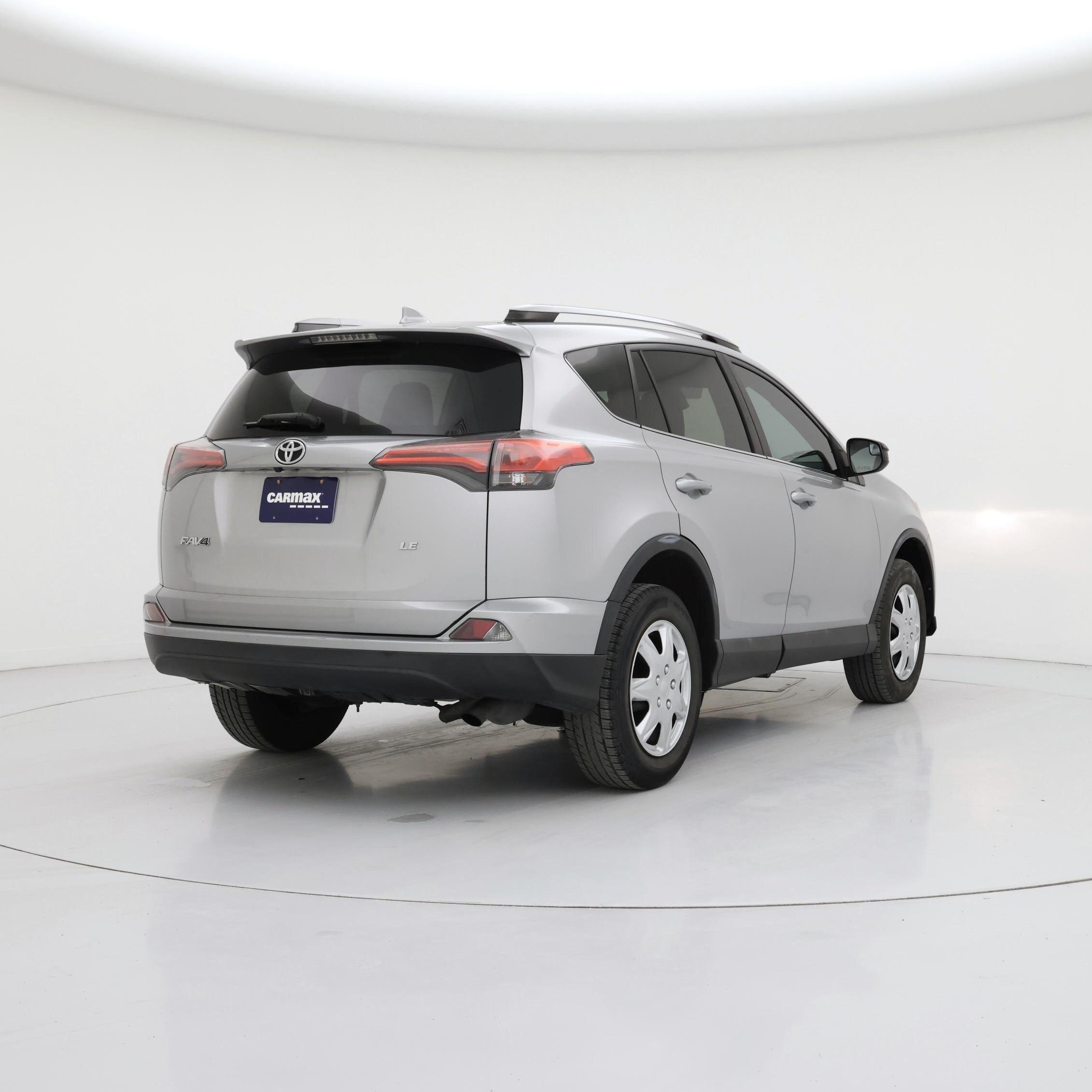 Thumbnail: 2017 Toyota RAV4 - 8
