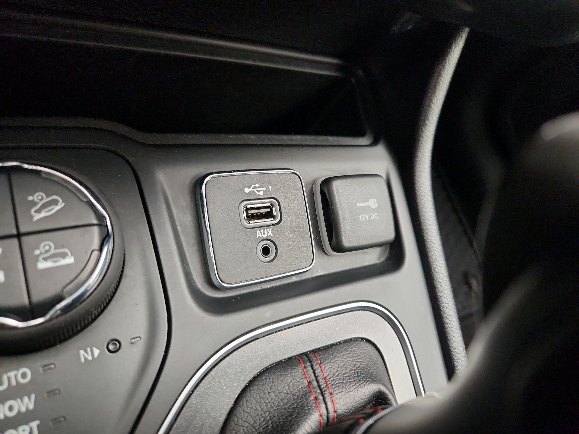 Thumbnail: 2020 Jeep Cherokee - 18