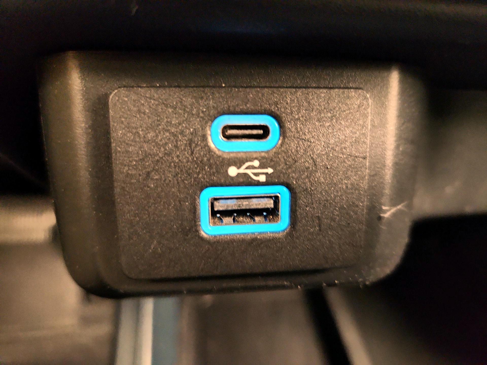 Thumbnail: 2022 Ford Maverick - 18