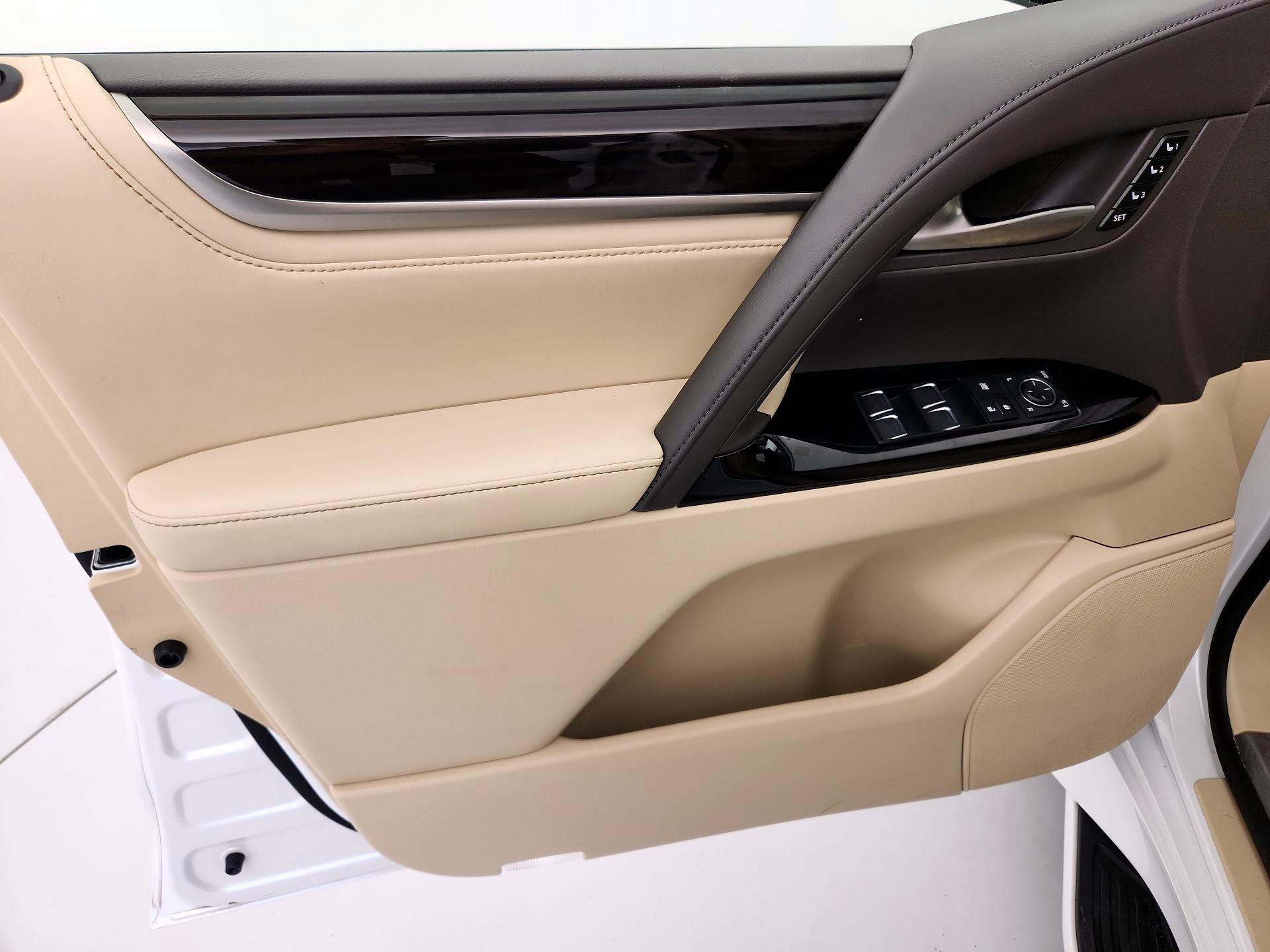 Thumbnail: 2018 Lexus LX - 12