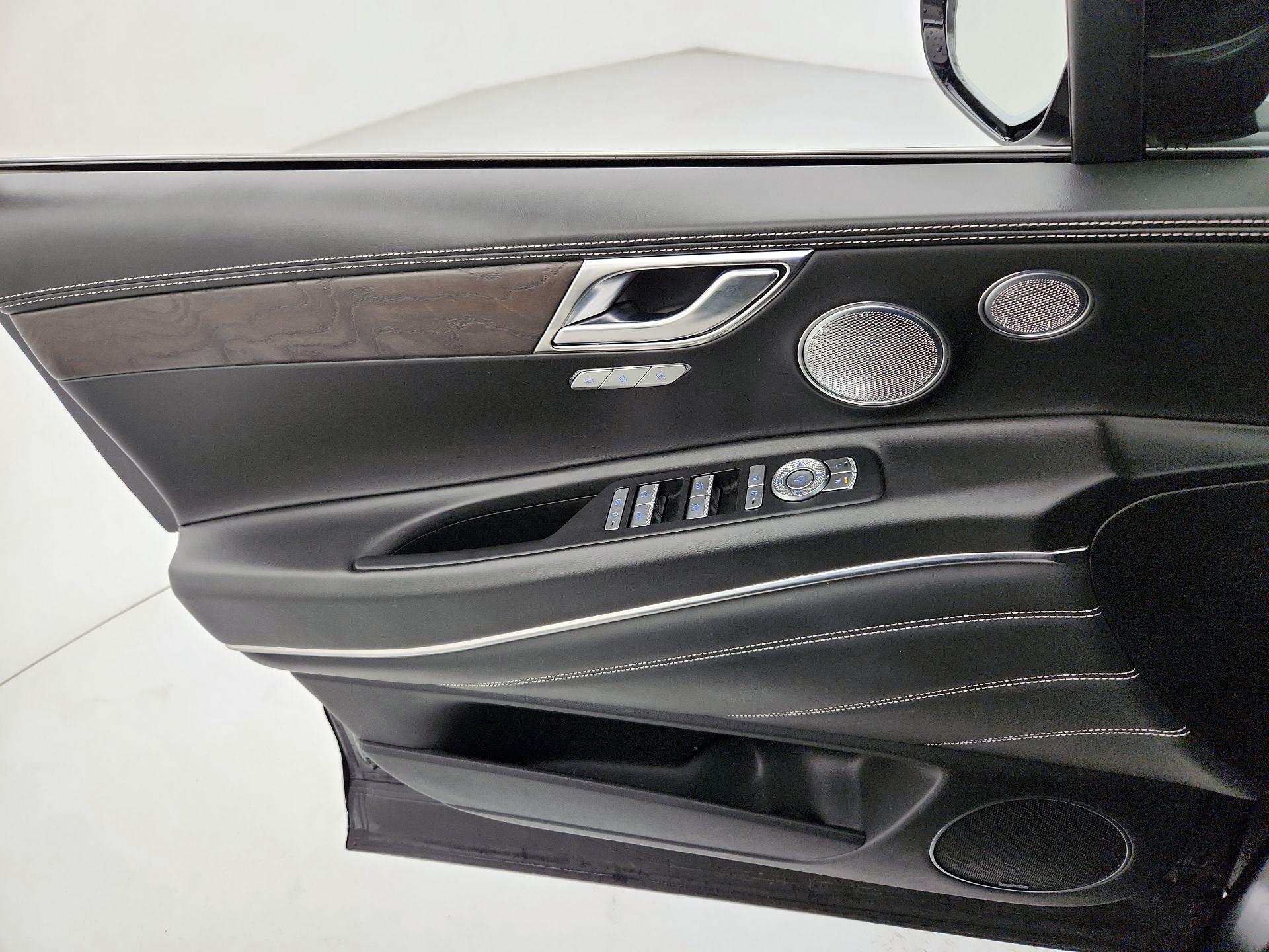 Thumbnail: 2021 Genesis GV80 - 12