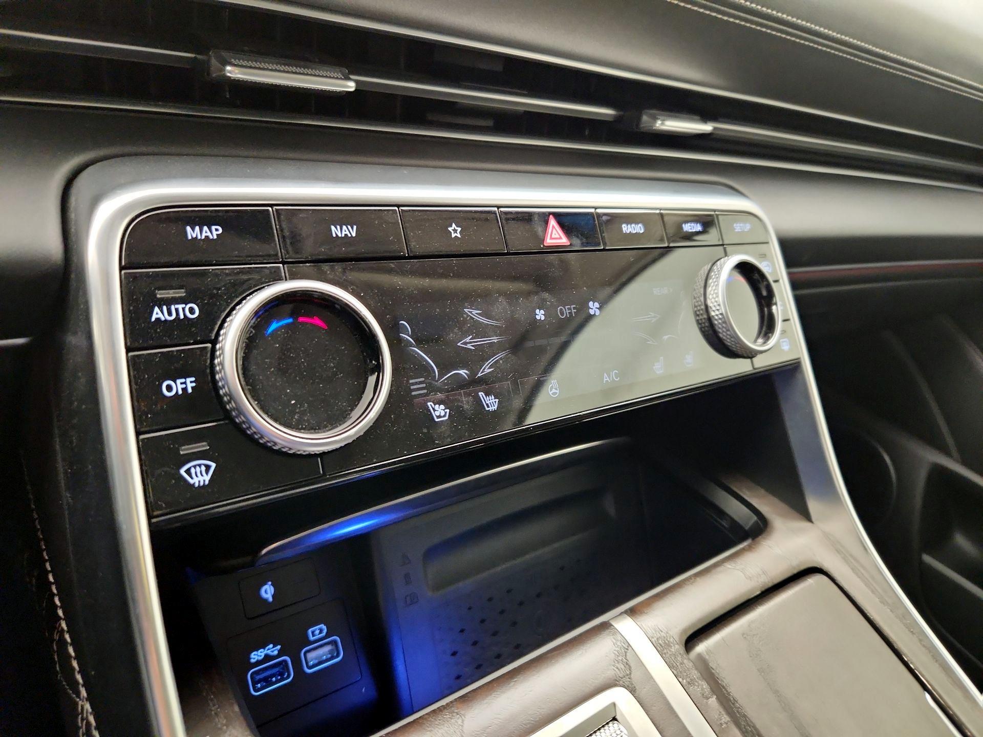 Thumbnail: 2021 Genesis GV80 - 17