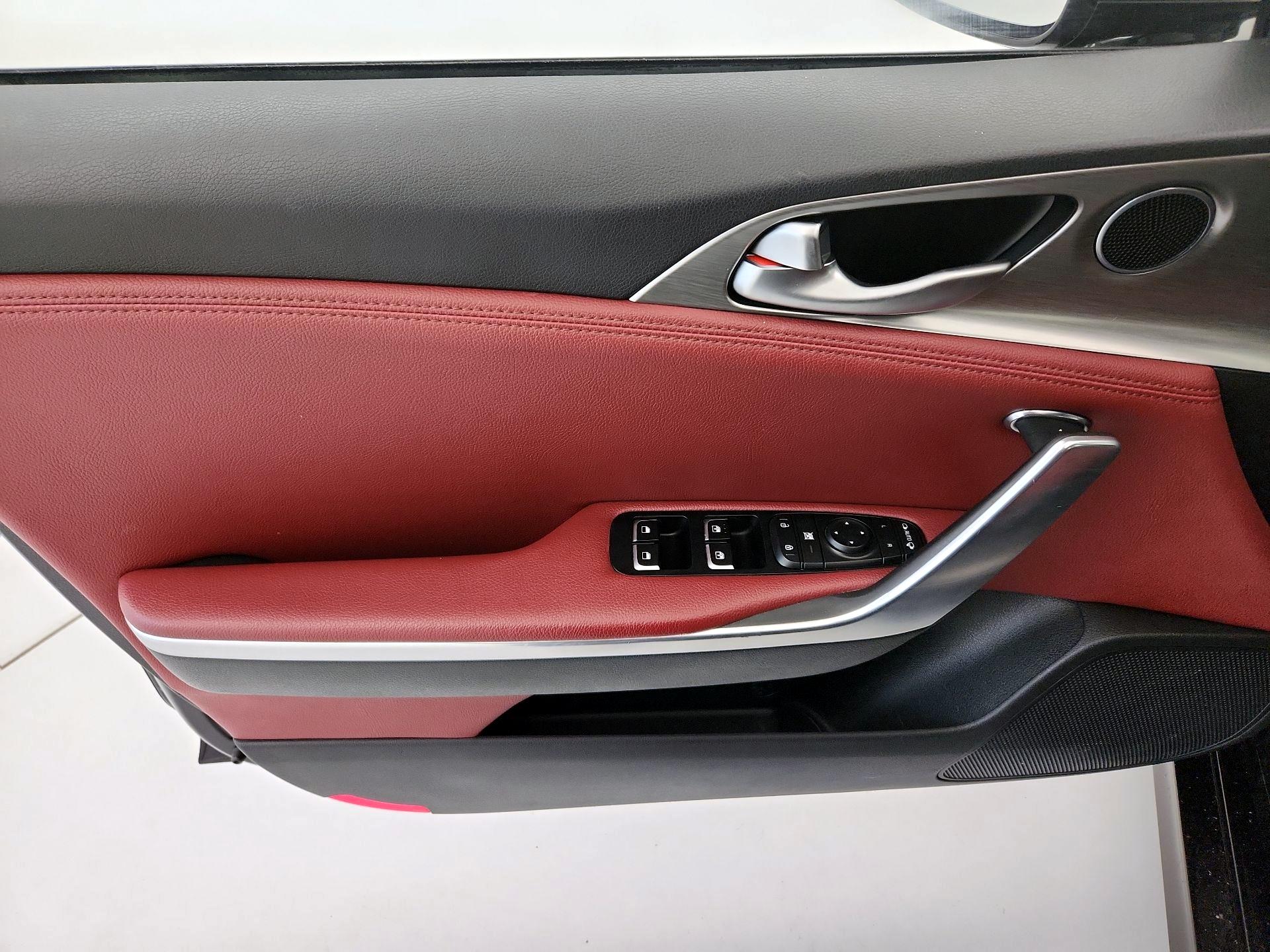 Thumbnail: 2022 Kia Stinger - 12