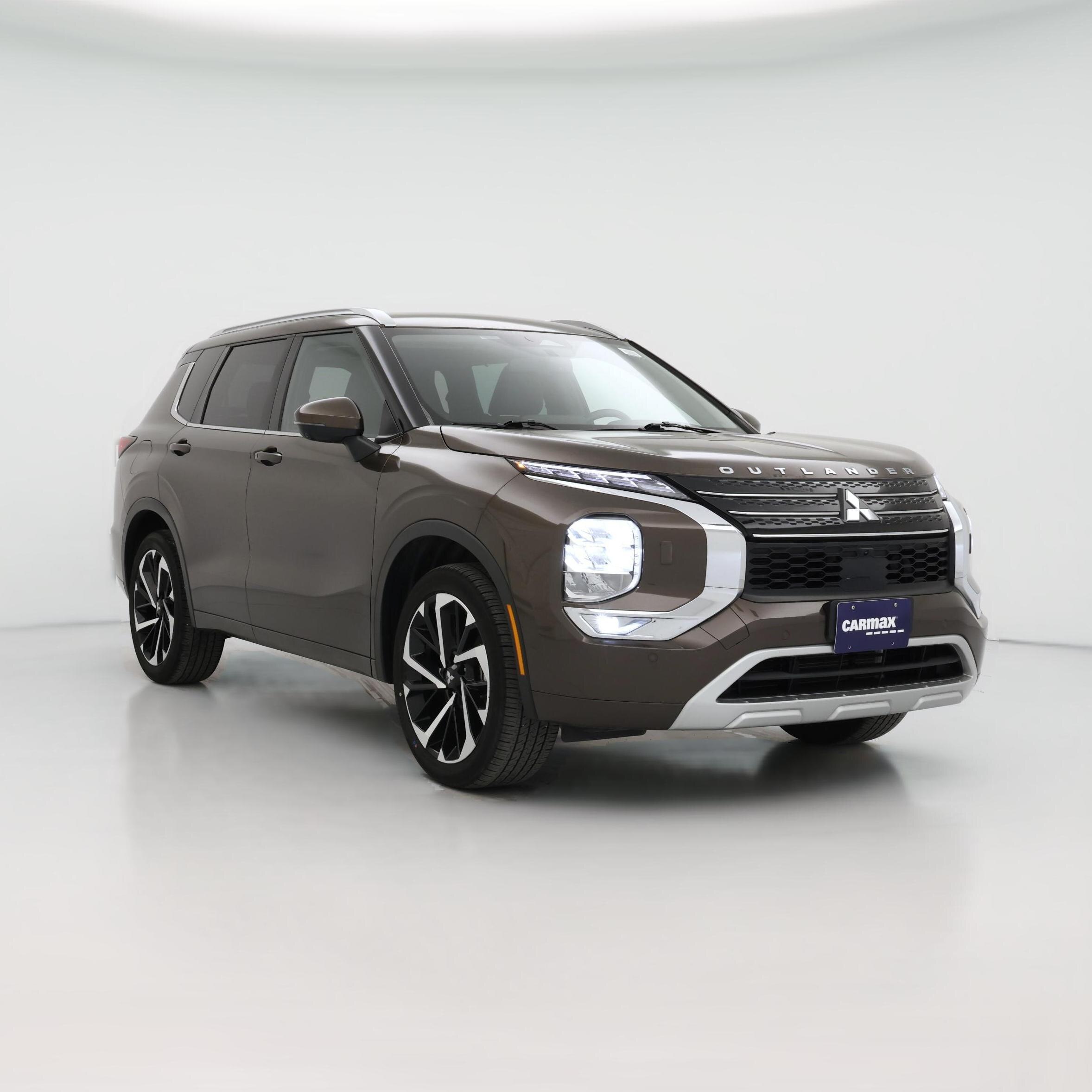 Thumbnail: 2023 Mitsubishi Outlander - 1