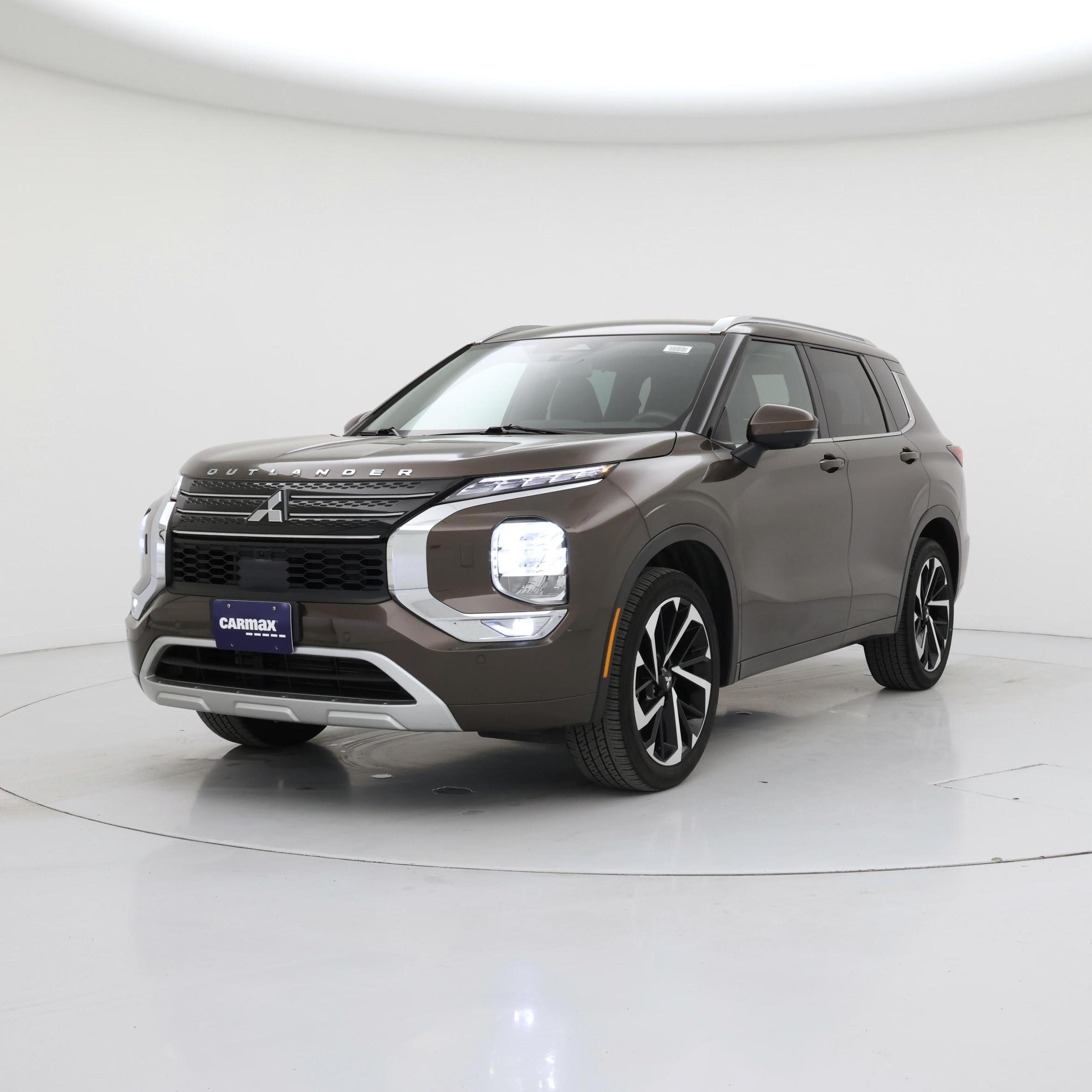Thumbnail: 2023 Mitsubishi Outlander - 4