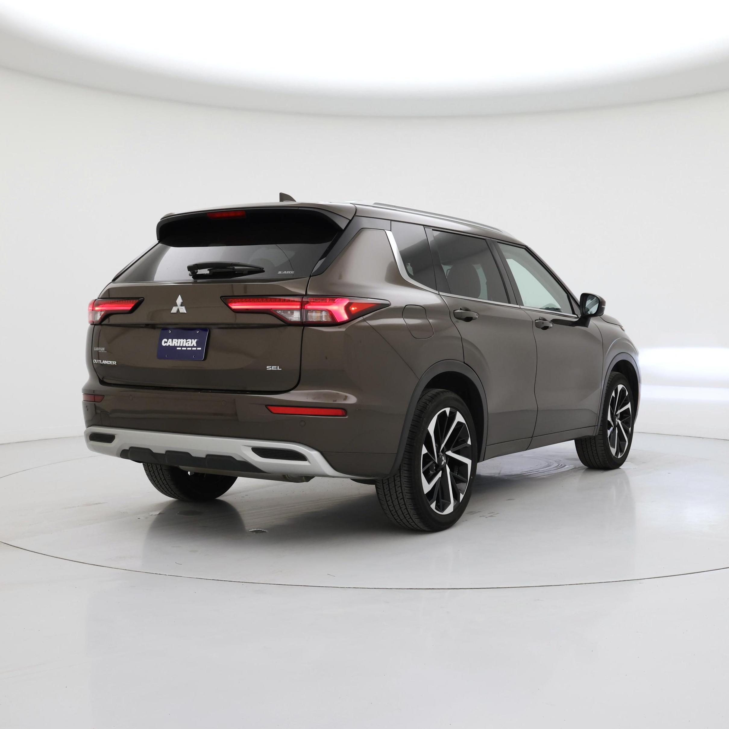Thumbnail: 2023 Mitsubishi Outlander - 8