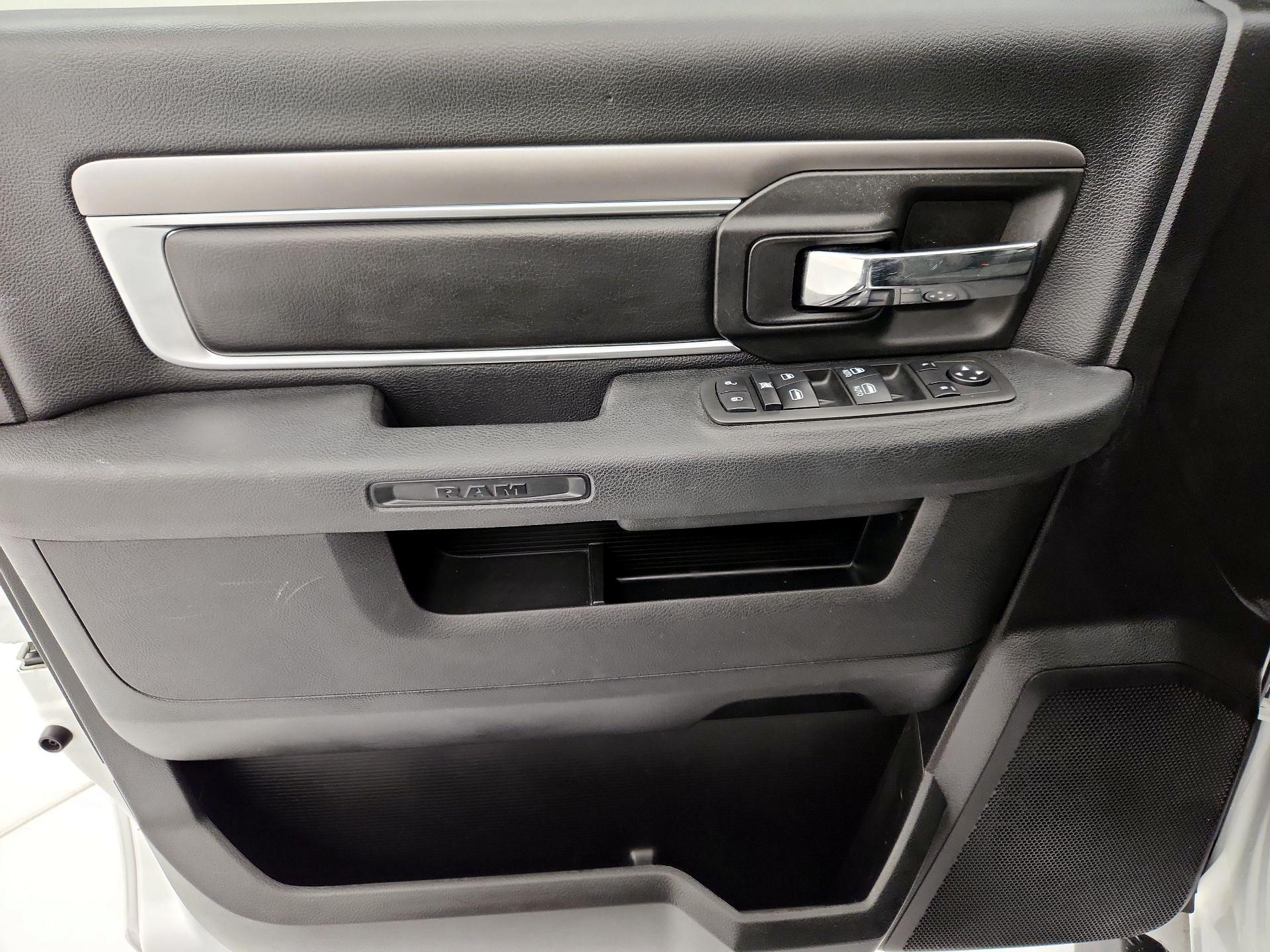 Thumbnail: 2021 RAM 1500 Classic - 12