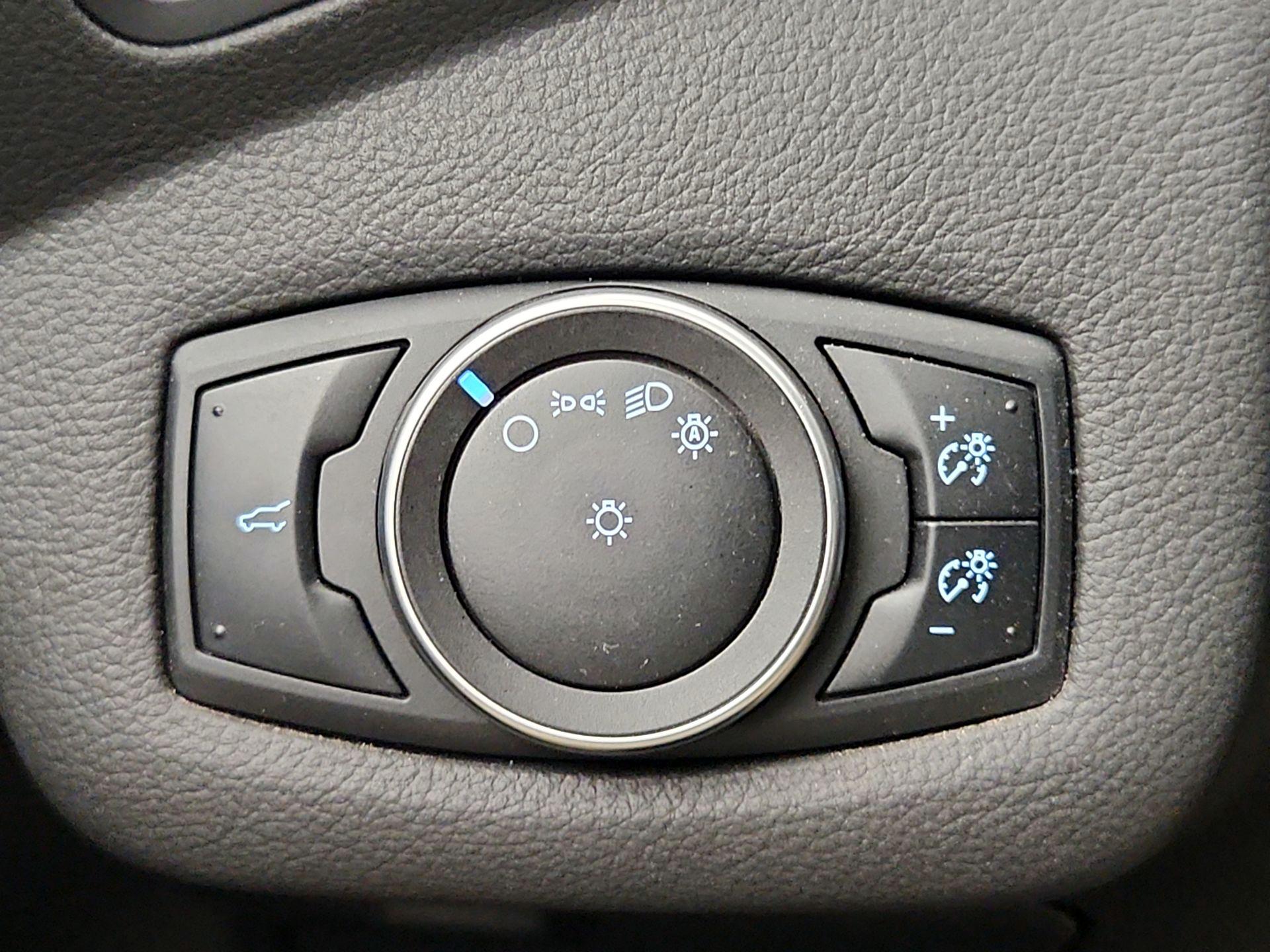 Thumbnail: 2017 Ford Escape - 13