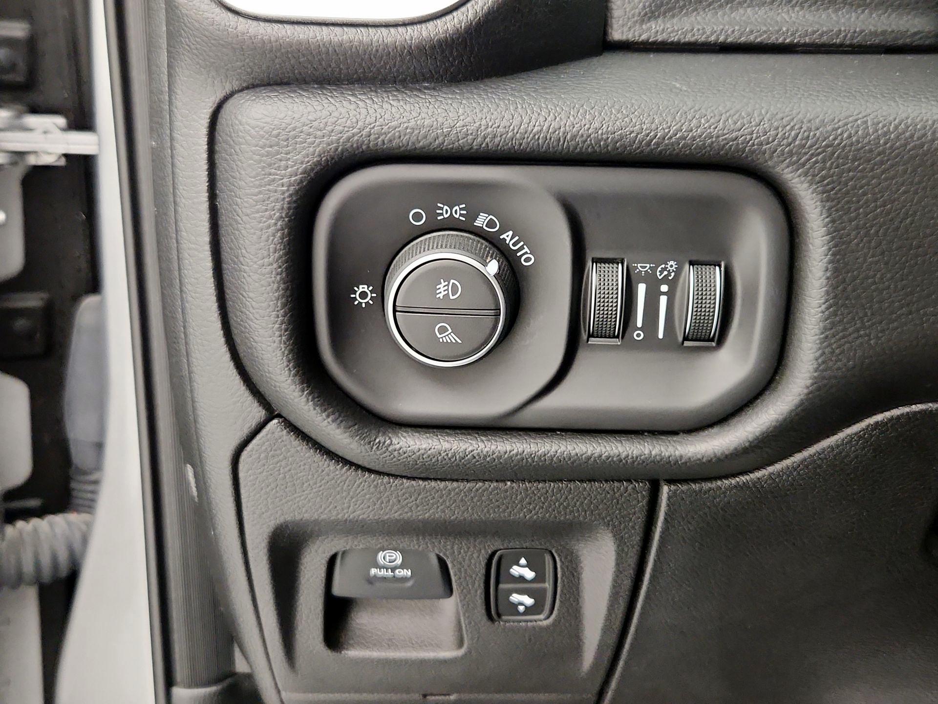 Thumbnail: 2019 RAM 1500 - 13