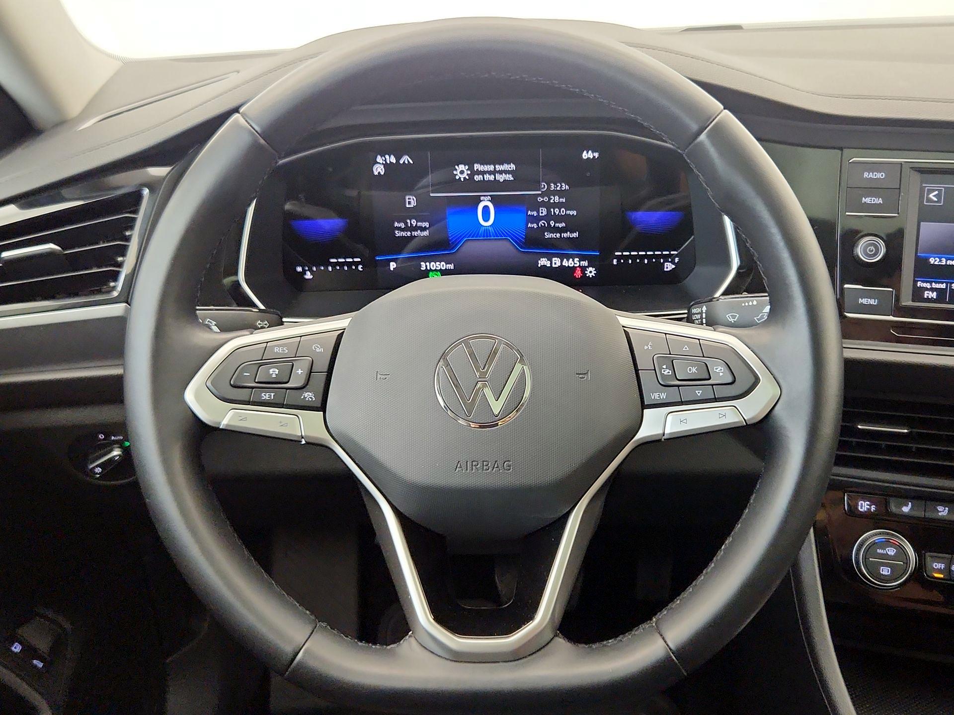 Thumbnail: 2023 Volkswagen Jetta - 10