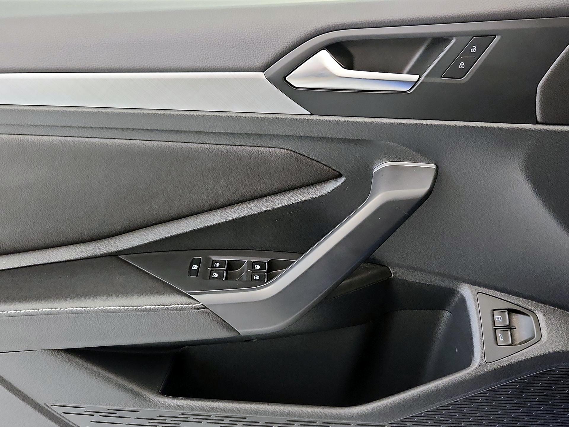 Thumbnail: 2023 Volkswagen Jetta - 12