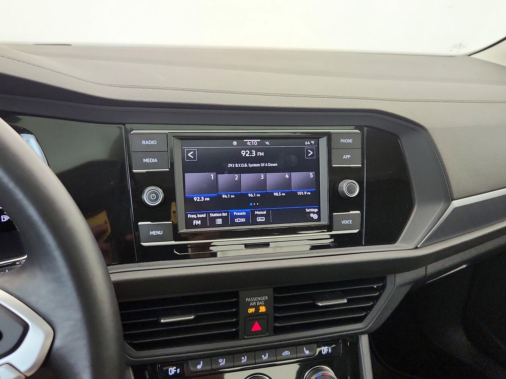 Thumbnail: 2023 Volkswagen Jetta - 15