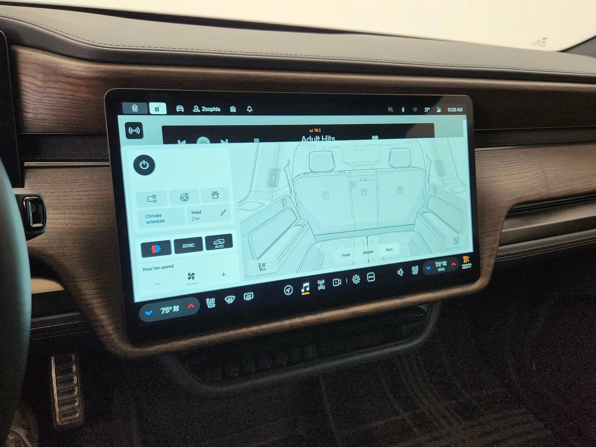 Thumbnail: 2025 Rivian R1S - 16