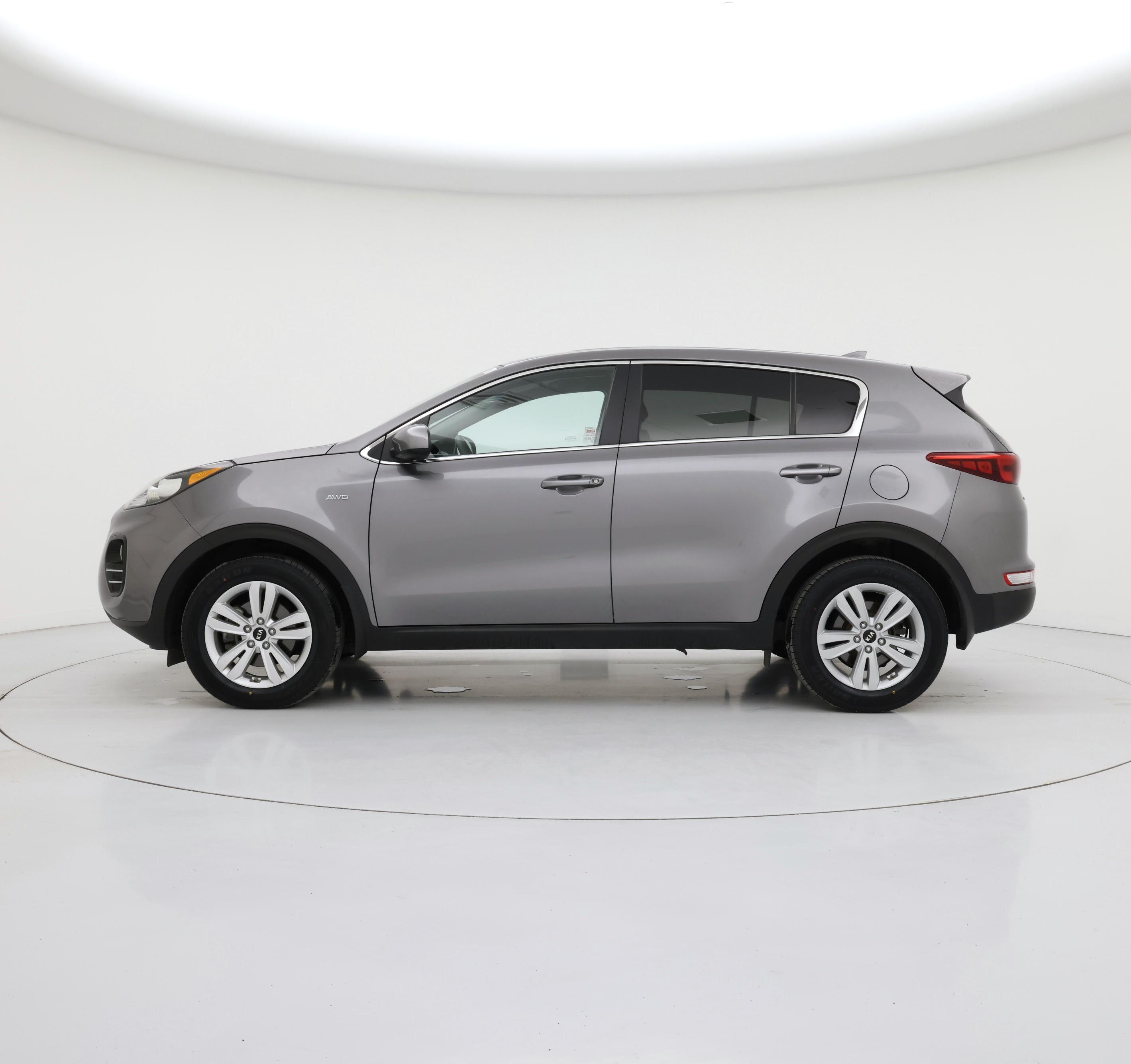 Thumbnail: 2019 Kia Sportage - 3