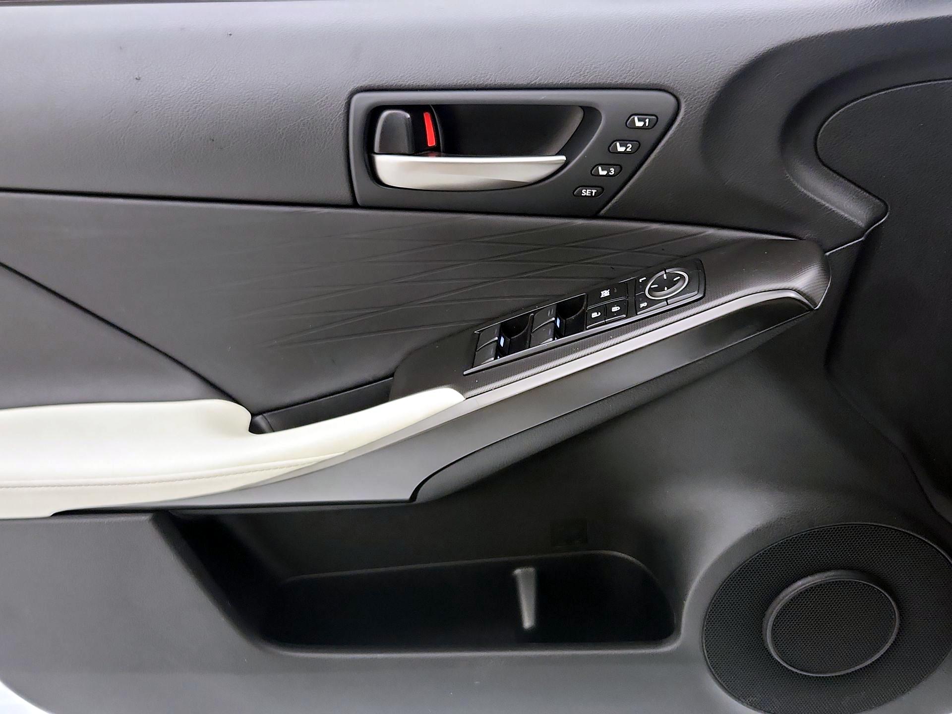 Thumbnail: 2023 Lexus IS - 12