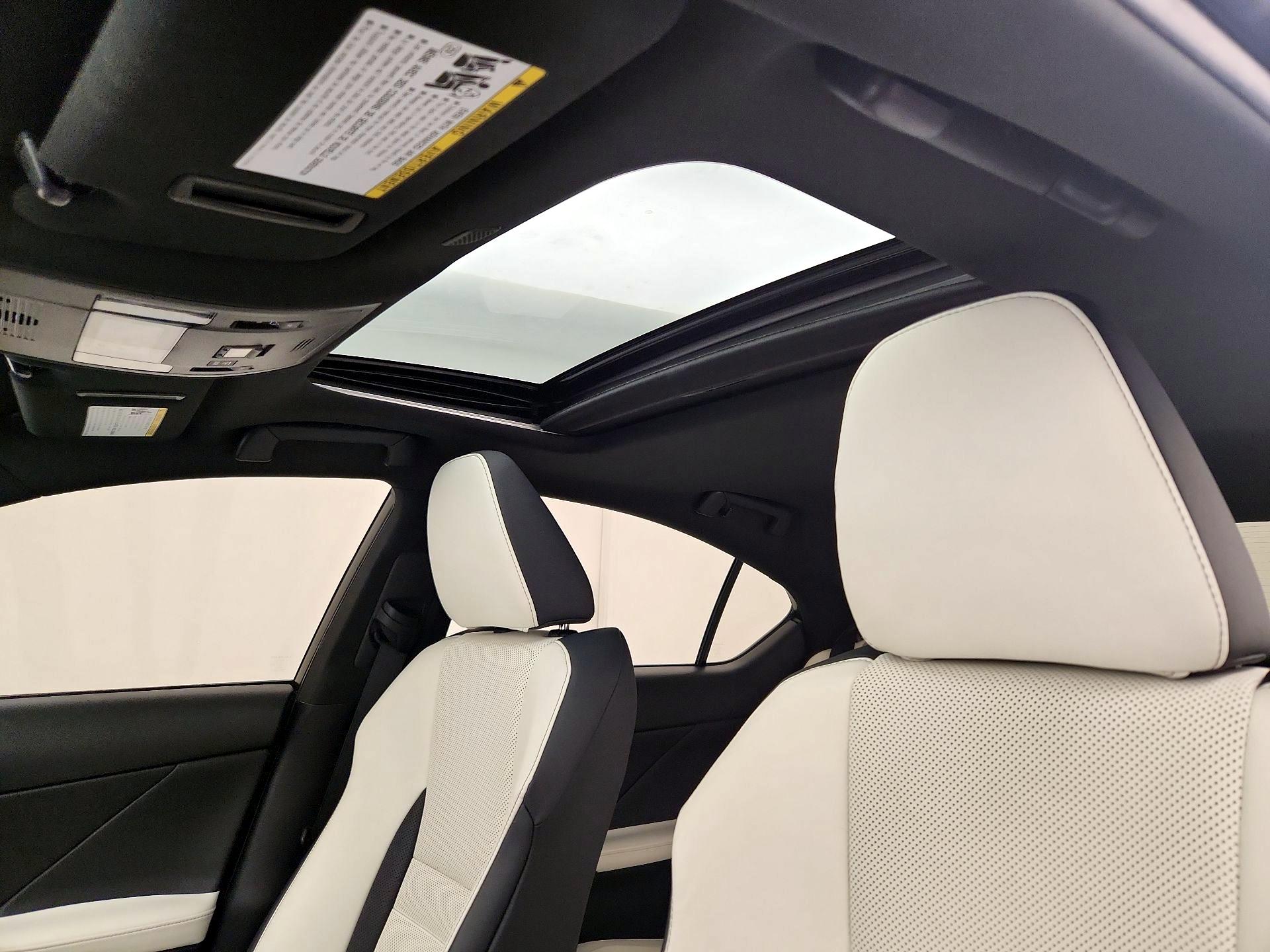 Thumbnail: 2023 Lexus IS - 20