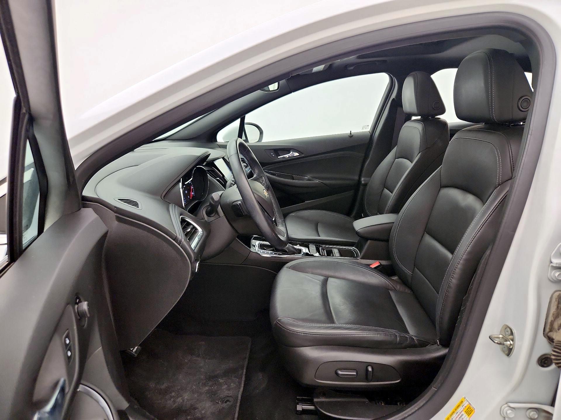 Thumbnail: 2017 Chevrolet Cruze - 11