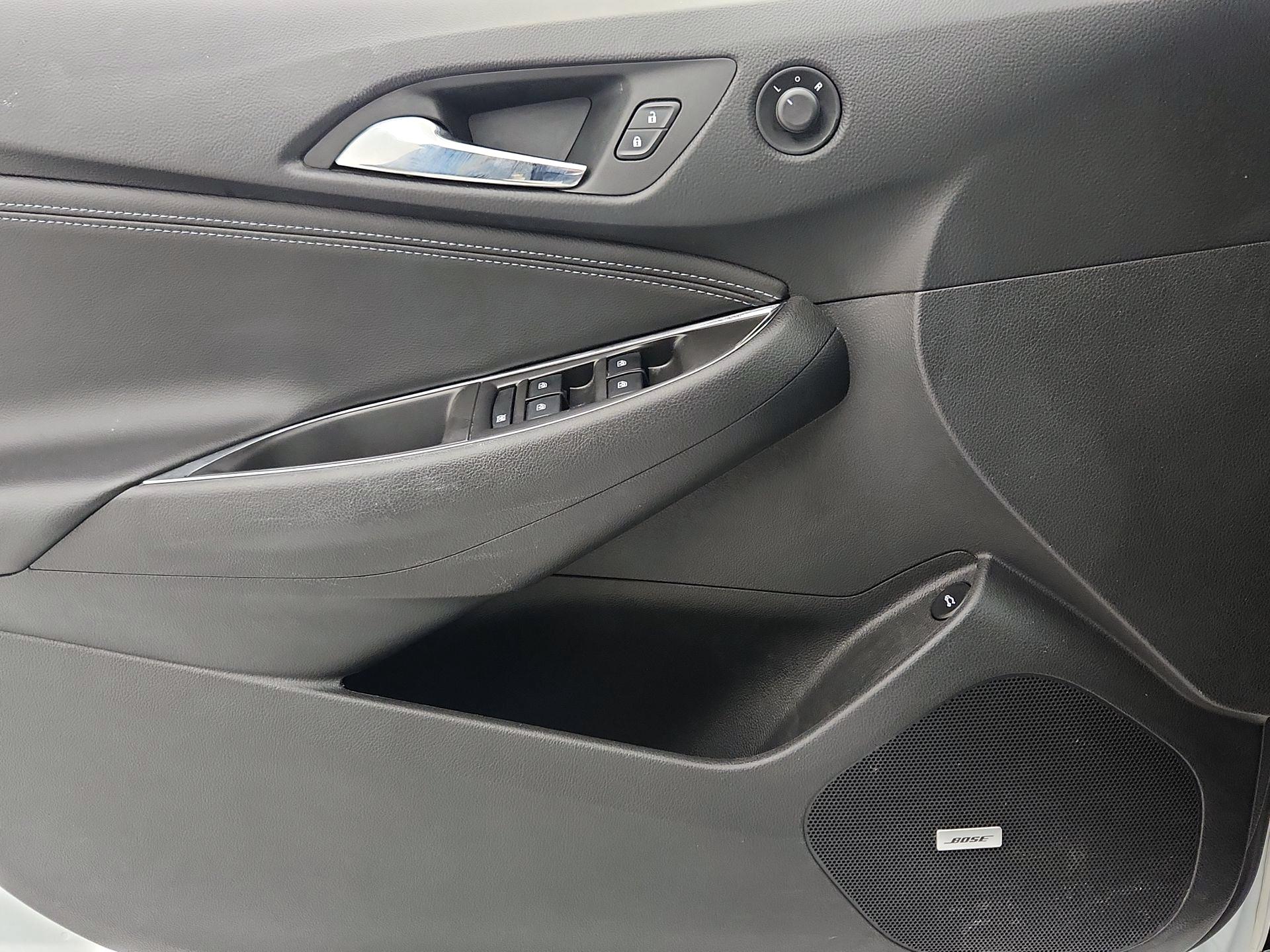 Thumbnail: 2017 Chevrolet Cruze - 12