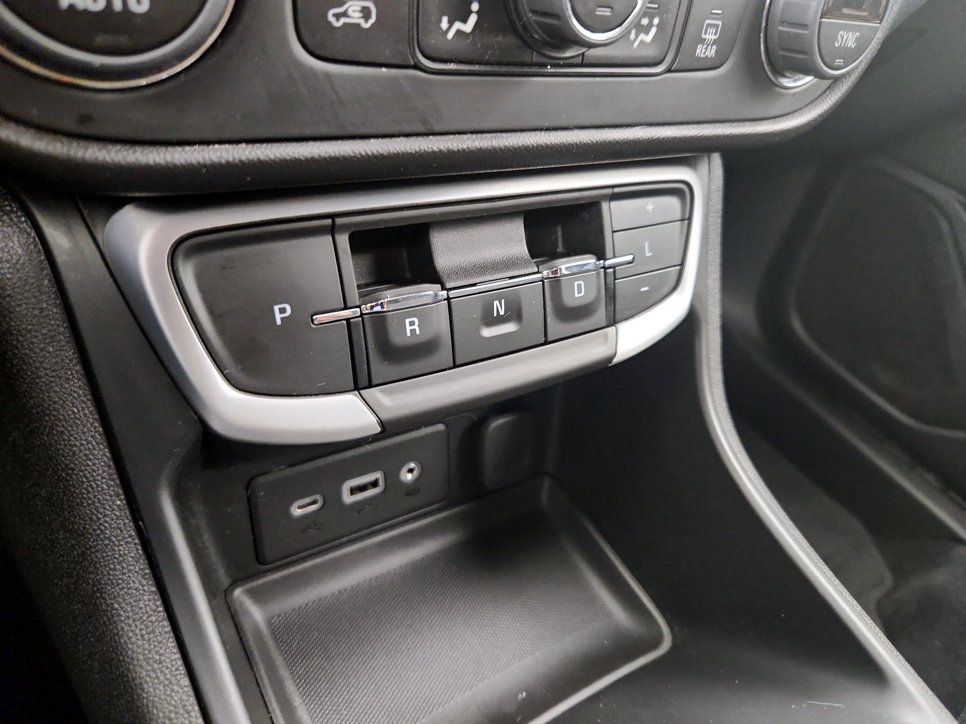 Thumbnail: 2022 GMC Terrain - 17