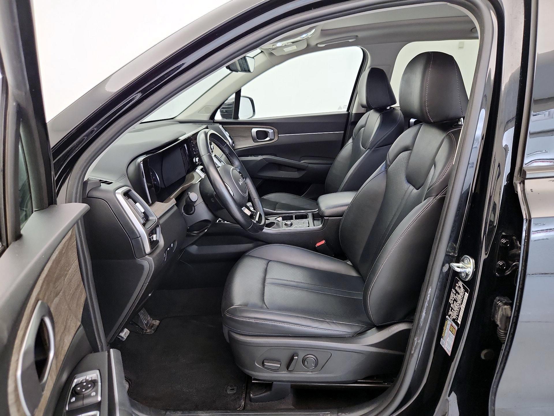 Thumbnail: 2023 Kia Sorento - 11