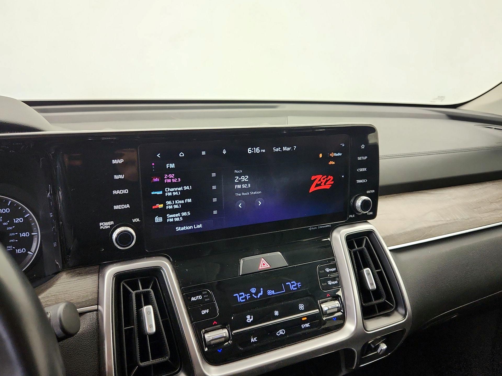 Thumbnail: 2023 Kia Sorento - 16