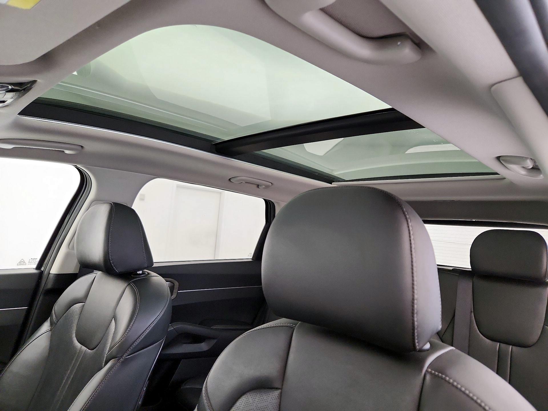 Thumbnail: 2023 Kia Sorento - 20