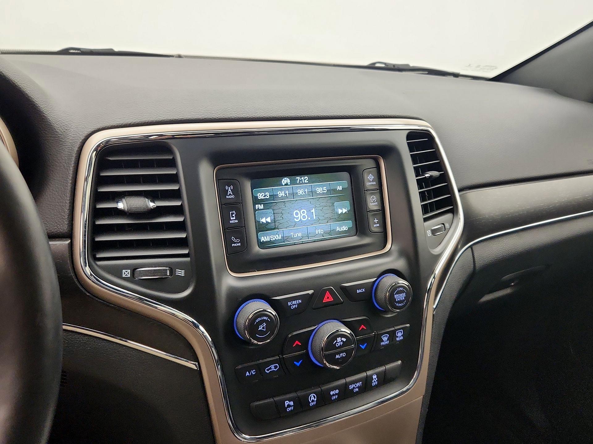 Thumbnail: 2017 Jeep Grand Cherokee - 15