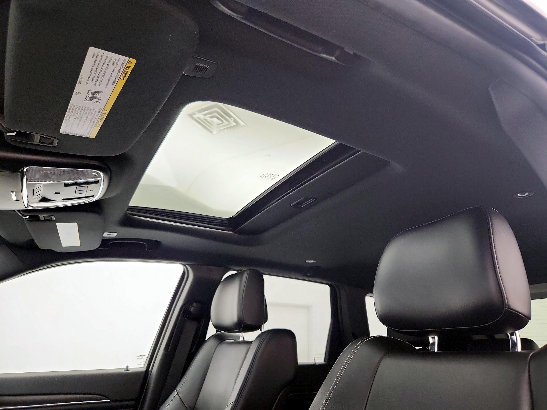 Thumbnail: 2017 Jeep Grand Cherokee - 19