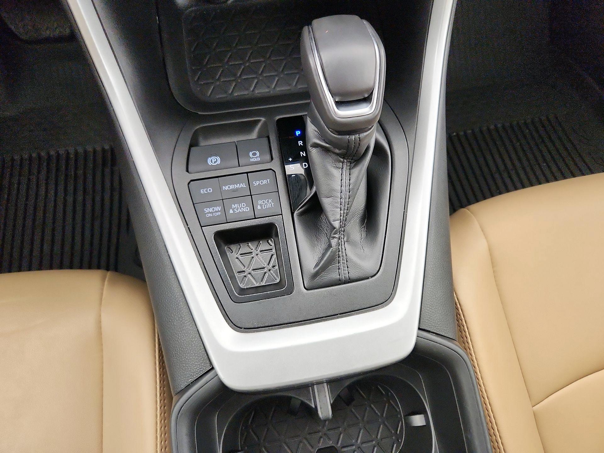 Thumbnail: 2024 Toyota RAV4 - 17