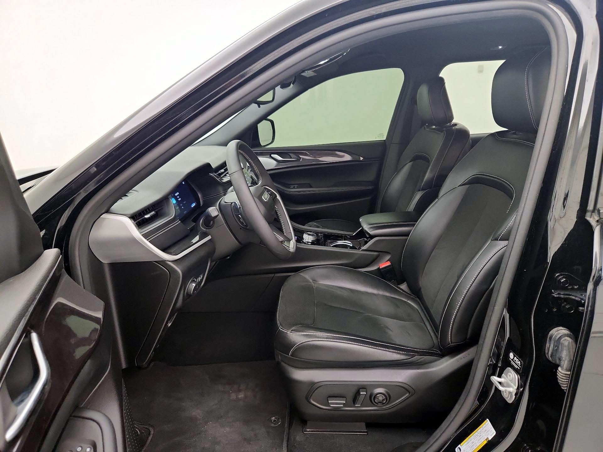 Thumbnail: 2023 Jeep Grand Cherokee - 11