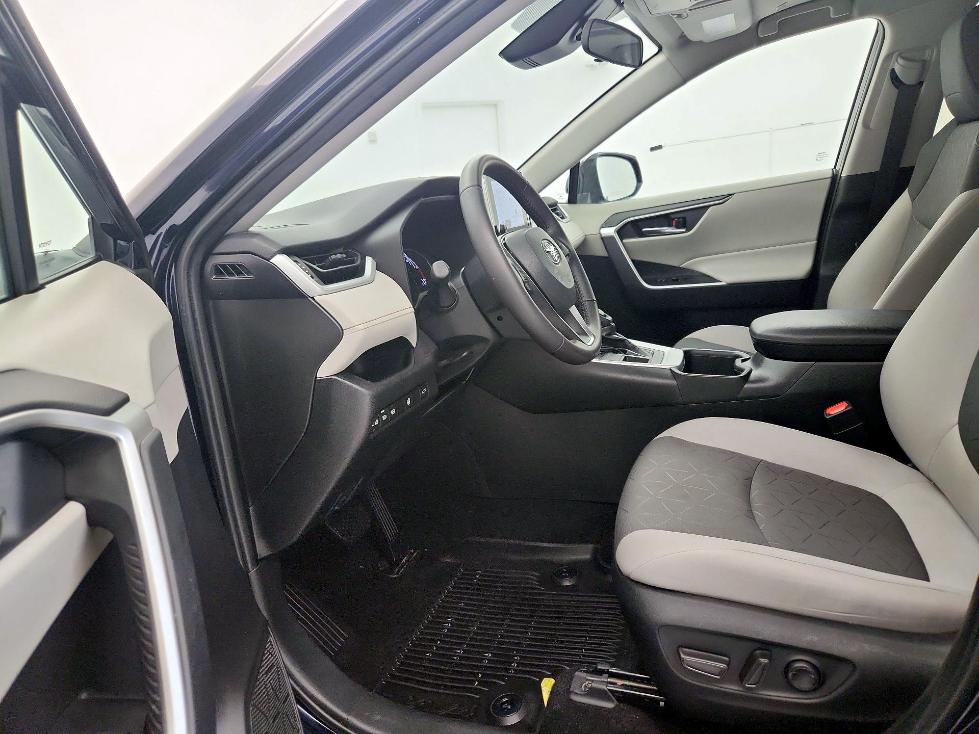 Thumbnail: 2024 Toyota RAV4 - 11