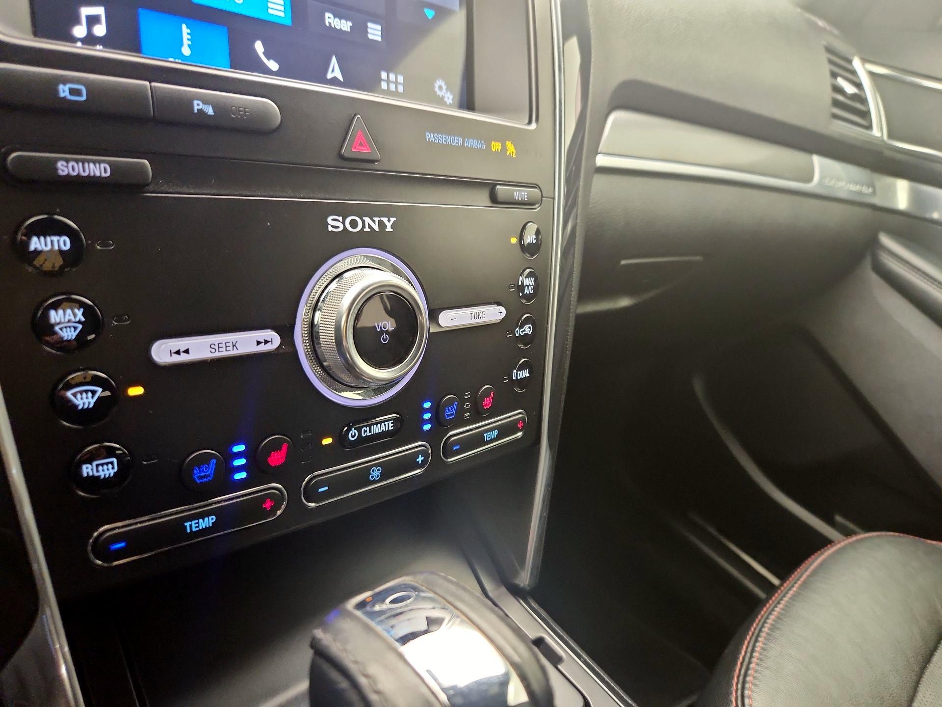 Thumbnail: 2019 Ford Explorer - 17