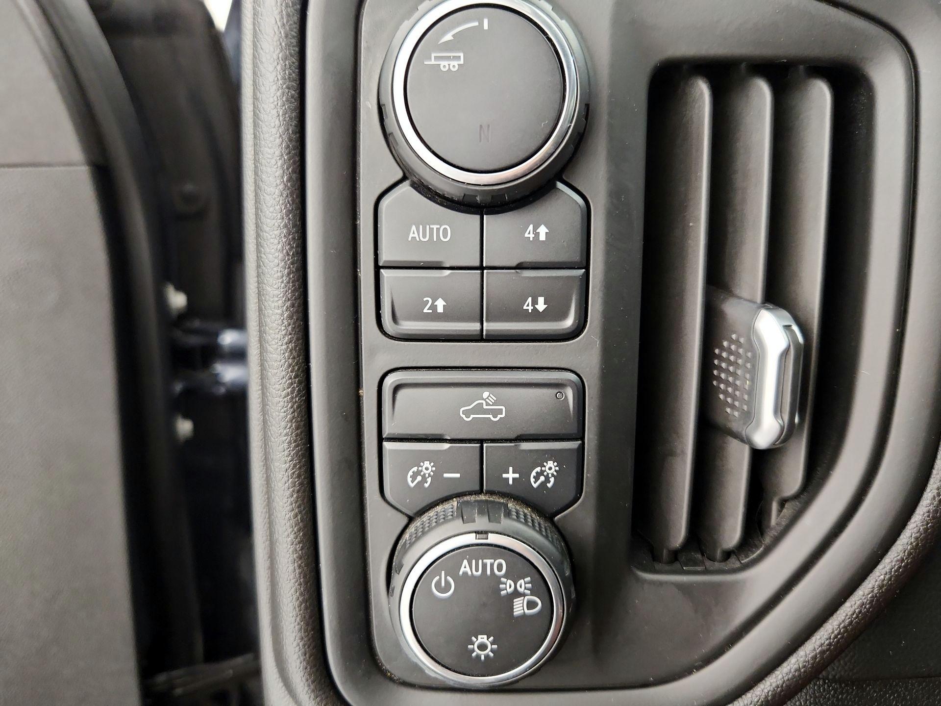 Thumbnail: 2021 Chevrolet Silverado 1500 - 13