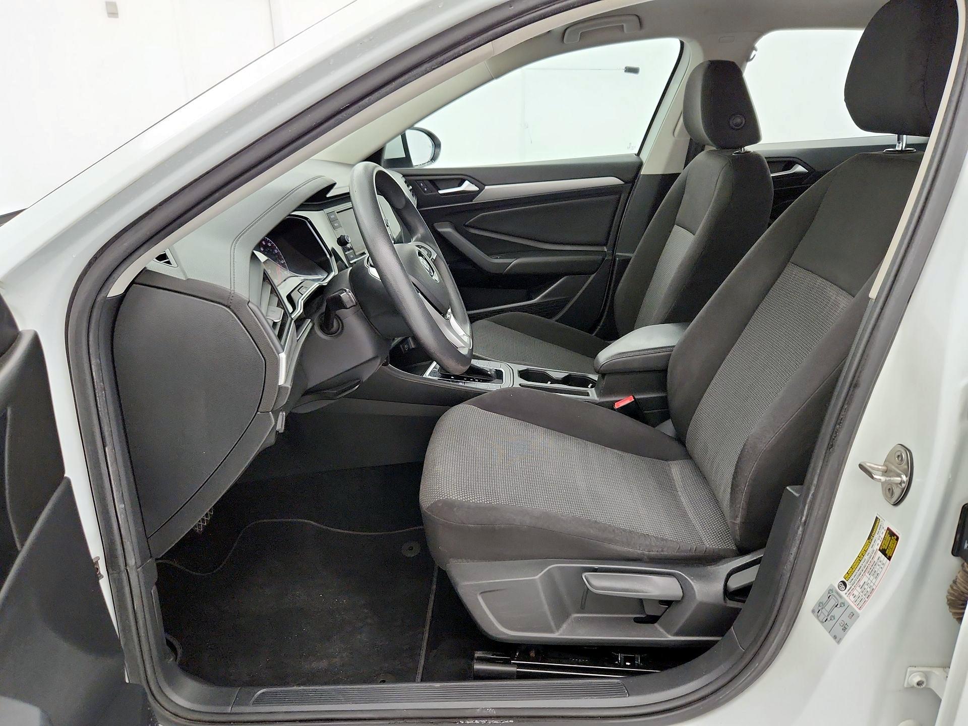 Thumbnail: 2019 Volkswagen Jetta - 11